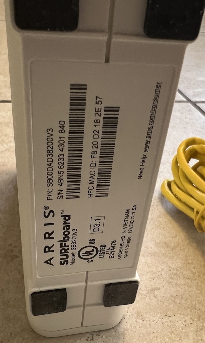 ARRIS SURFboard SB8200 32 x 8 DOCSIS 3.1 Gig Speed Cable Modem Open Box V3