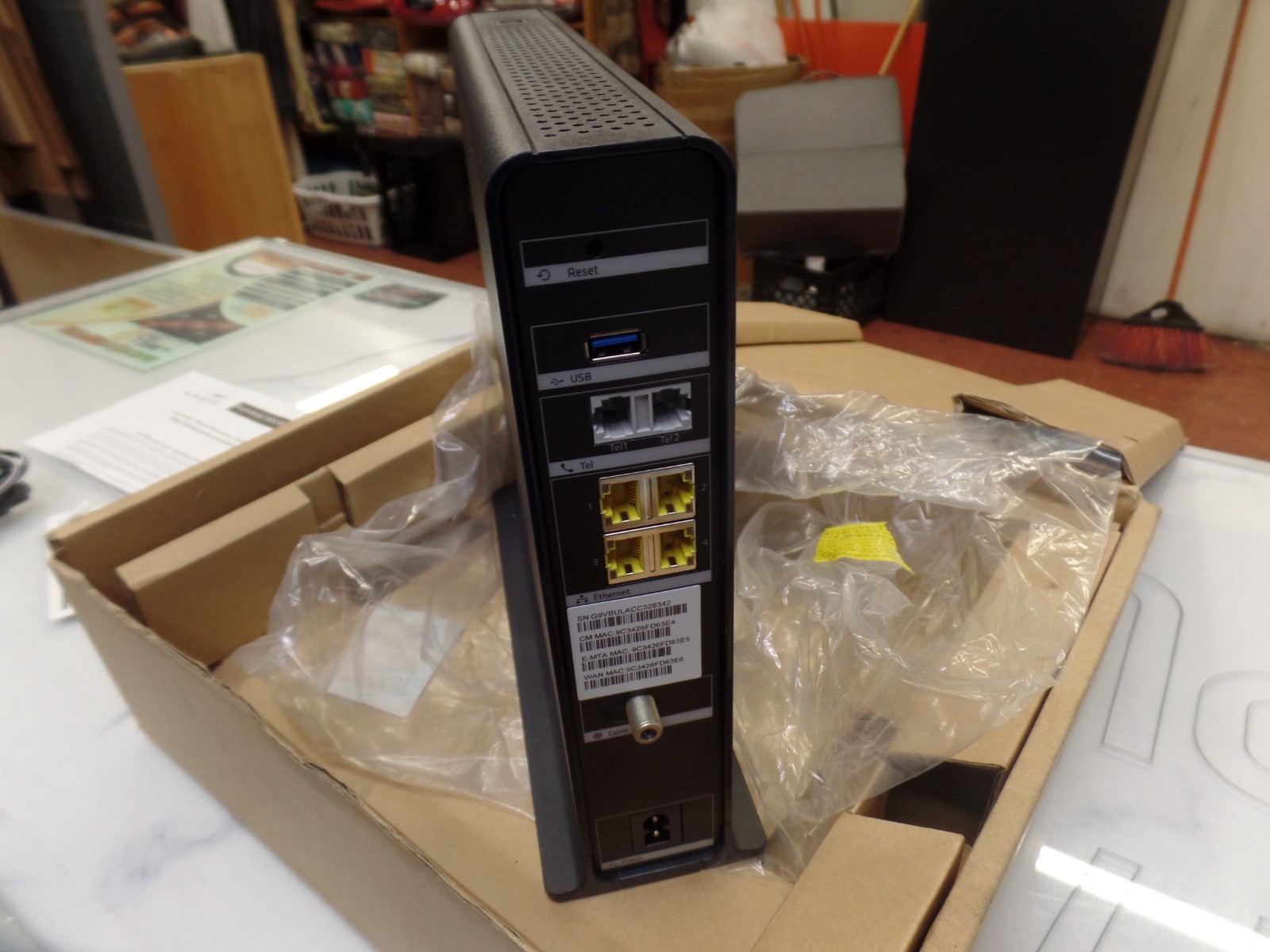 ARRIS Touchstone TG2472G DOCSIS 3.0 Wi-Fi Moca Dual-Band Telephony Cable Modem