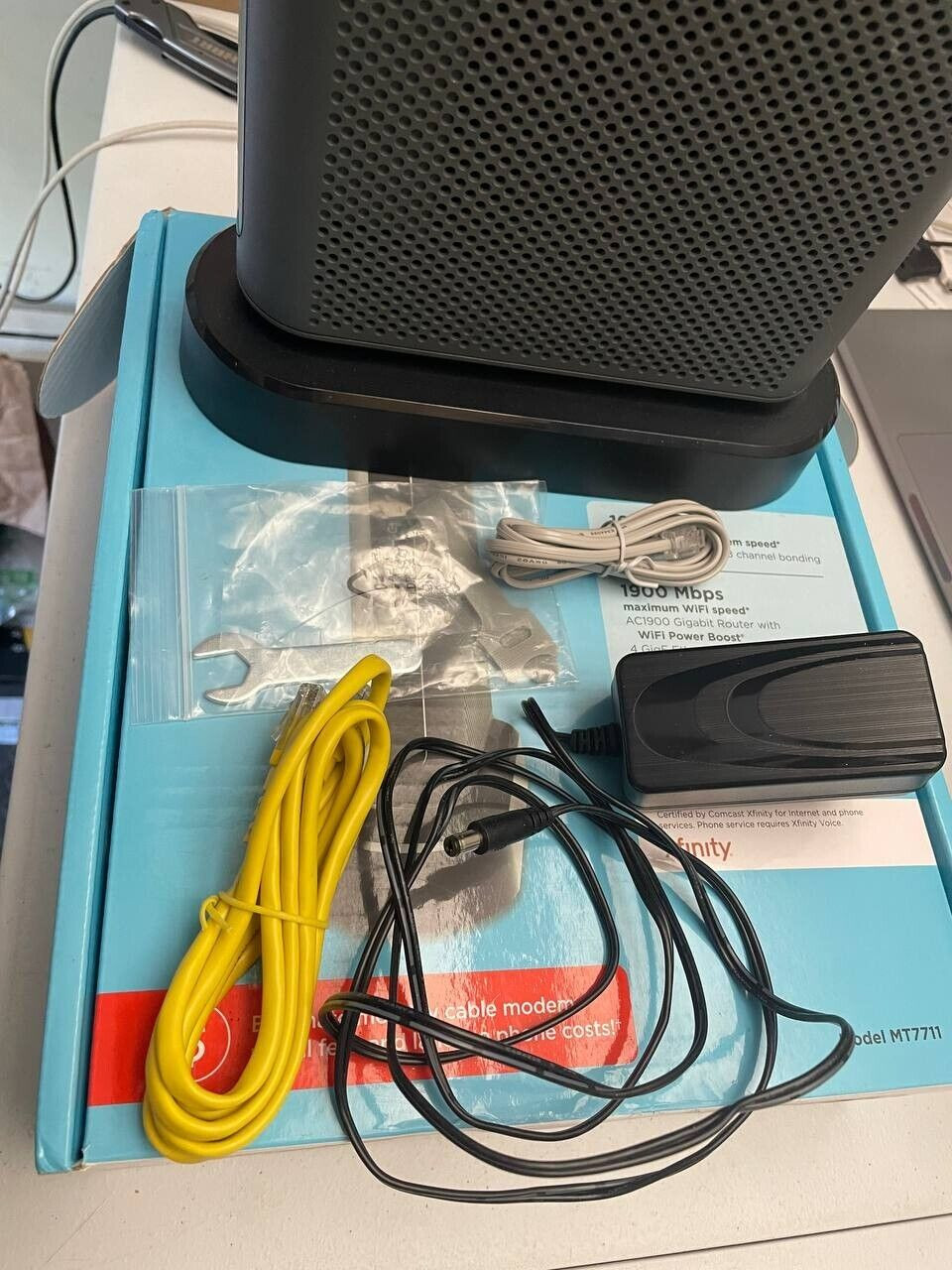 Motorola MT7711 24×8 Modem Router Two Phone Ports DOCSIS 3.0 AC1900 Dual Band