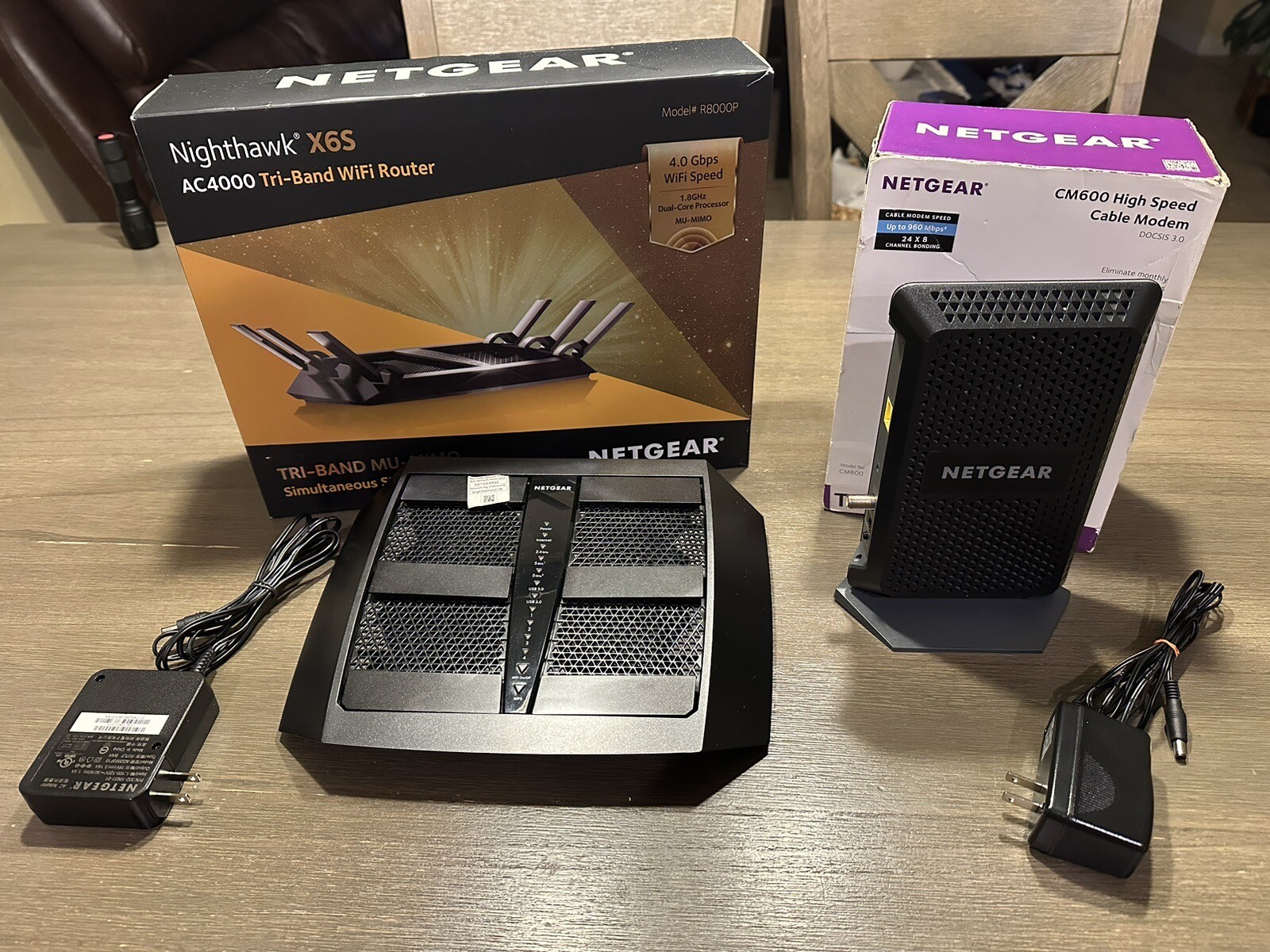 NETGEAR CM600-1AZNAS 960Mbps DOCSIS 3.0 Cable Modem & NETGEAR Nighthawk X6s