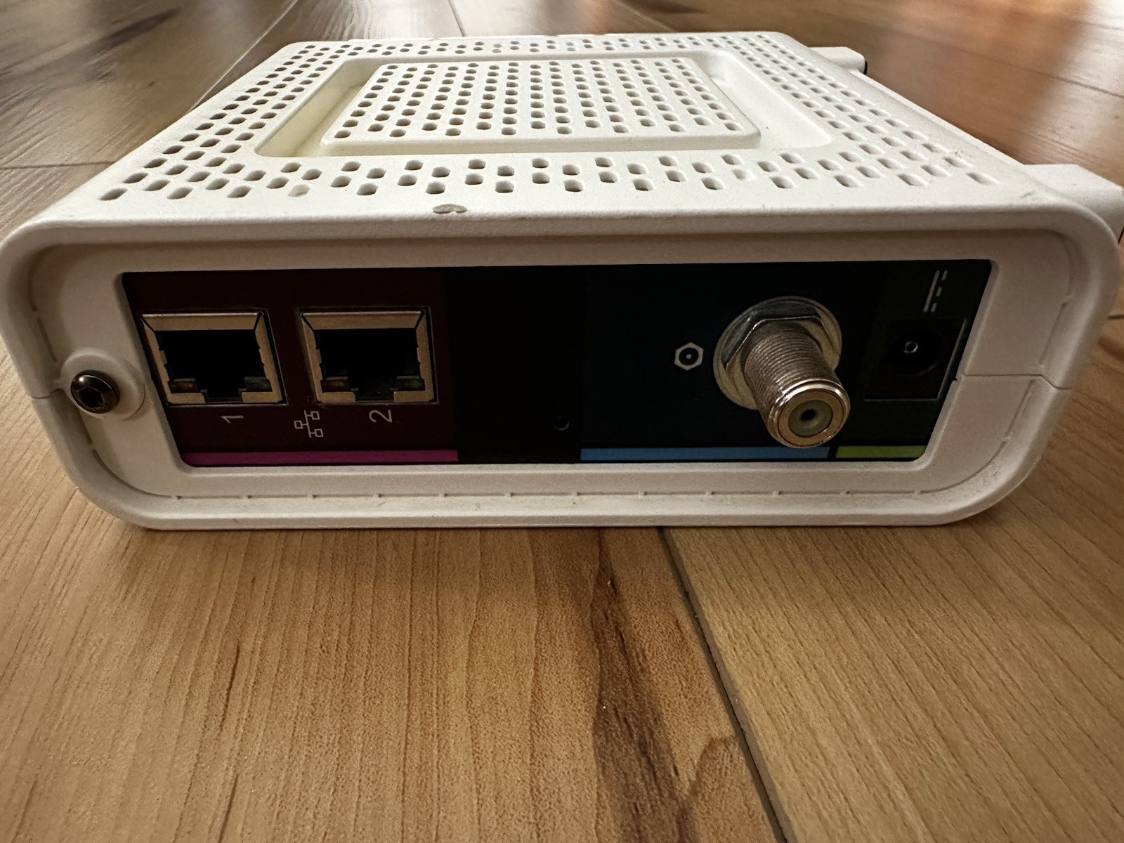 ARRIS SURFboard SB8200 DOCSIS 3.1 Cable Modem White 2-Port LAN