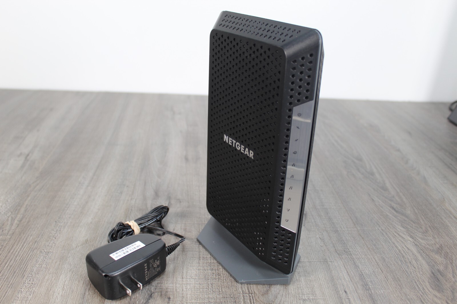 NETGEAR CM1150V Nighthawk Multi-Gig Speed Cable Modem for XFINITY Voice Used