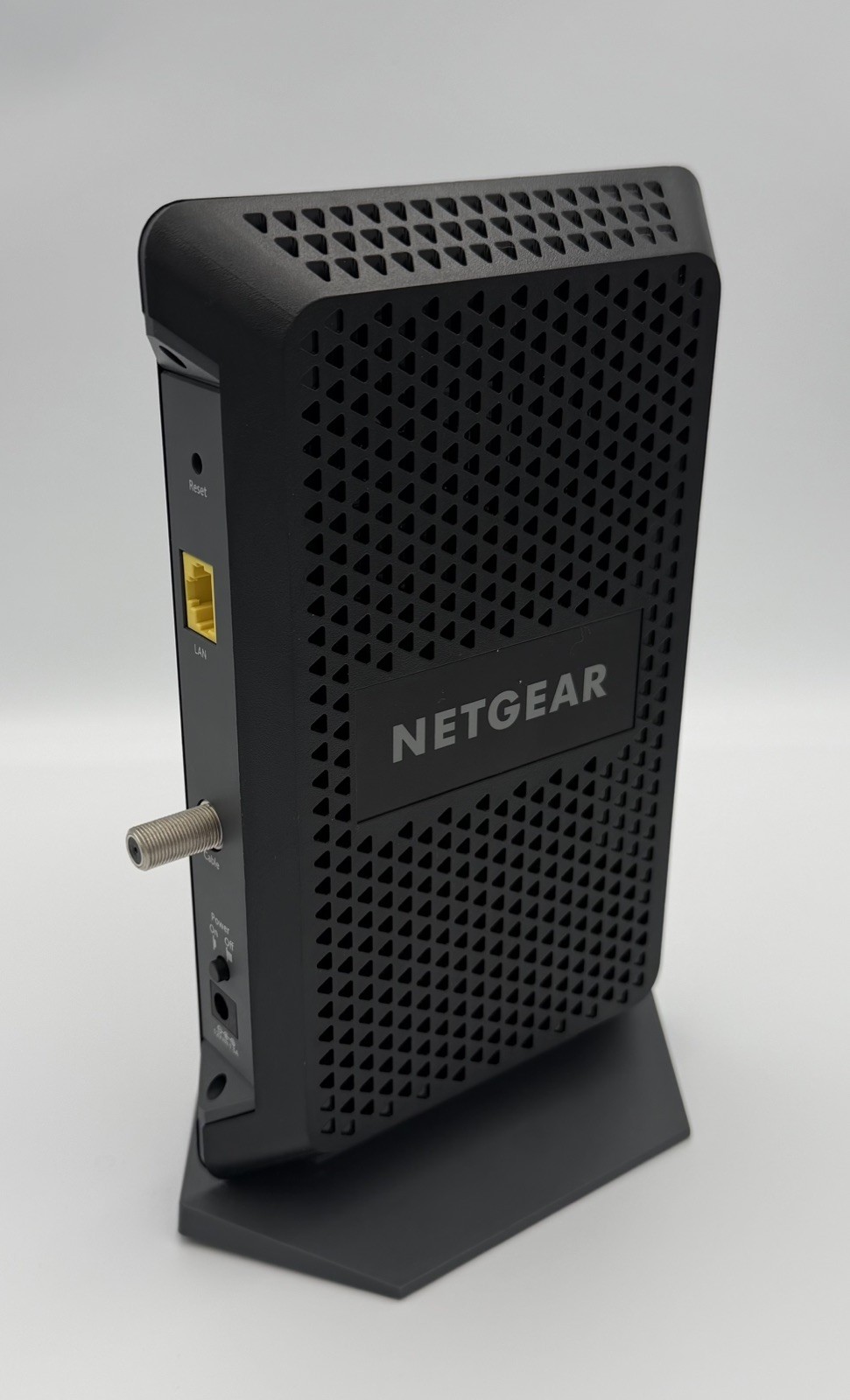 NETGEAR CM1000 Ultra High Speed 3.1 Cable Modem 32×8 Gigabit Ethernet Tested