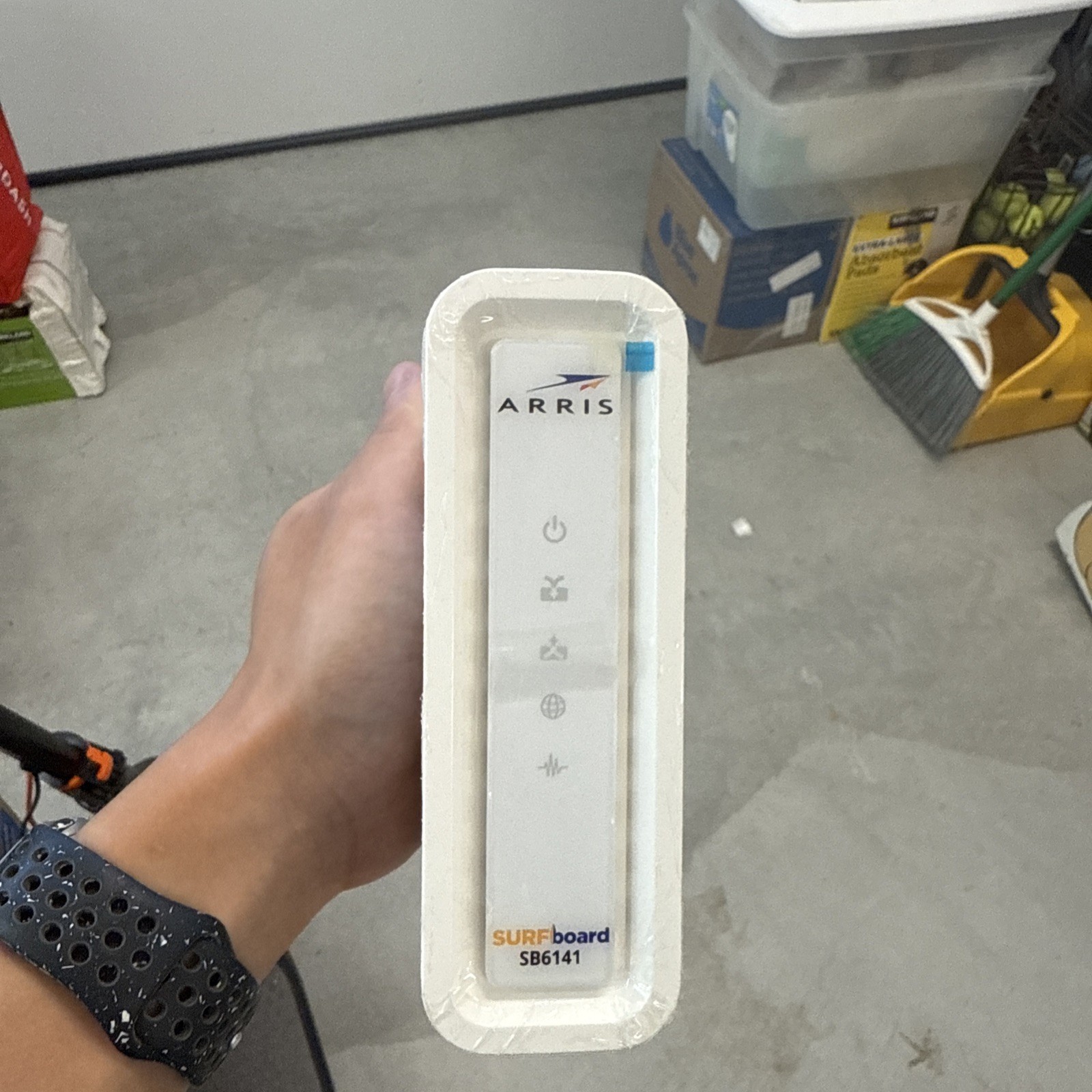 ARRIS Surfboard SB6190-RB DOCSIS 3.0 Cable Modem, White (Renewed)