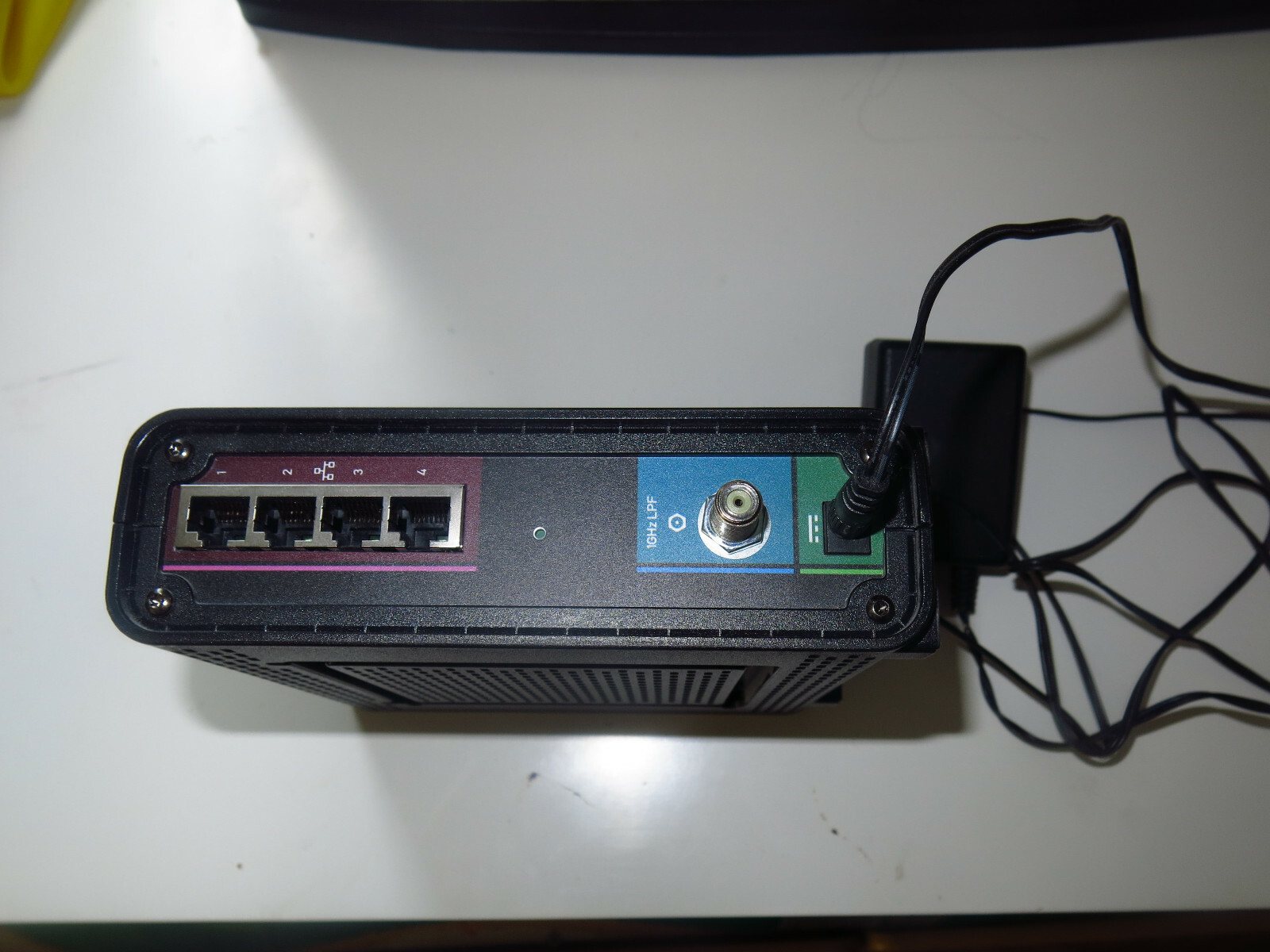 Motorola ARRIS SURFboard SBG6580 DOCSIS 3.0 Cable Modem Wi-Fi Router