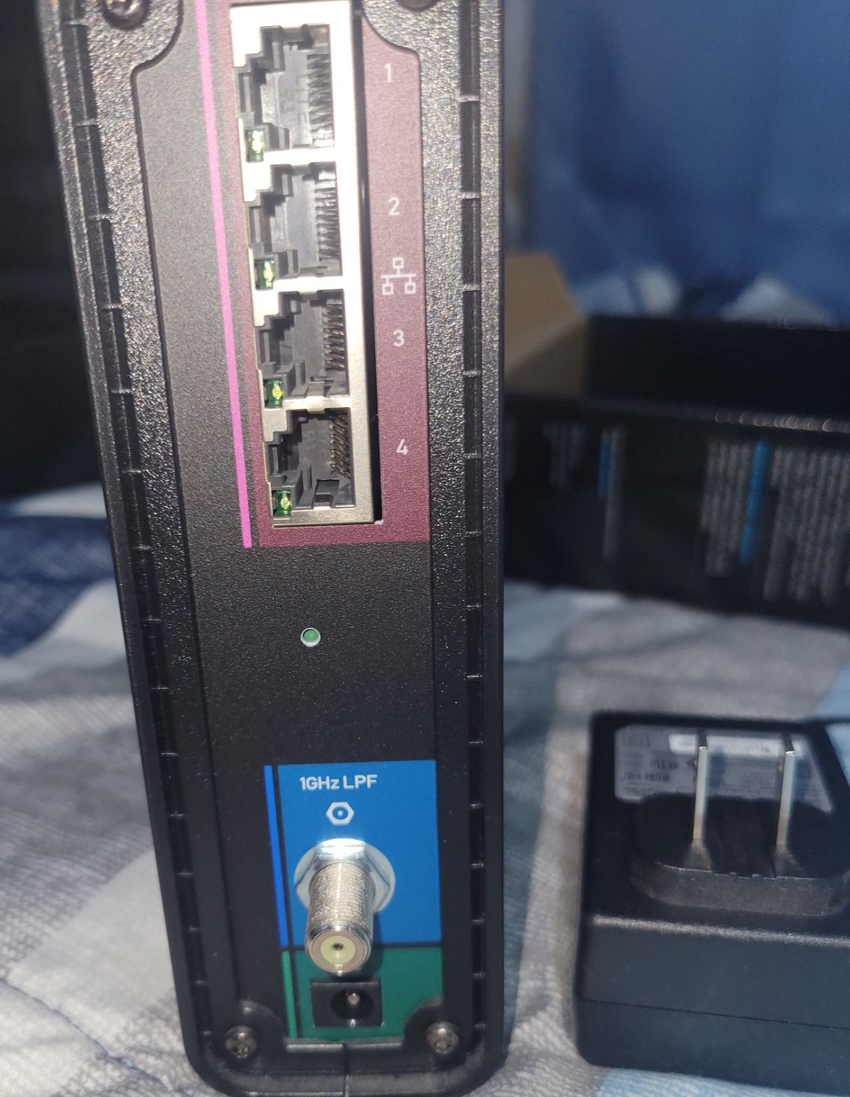 MOTOROLA SURFBOARD EXTREME WIRELESS CABLE MODEM/GIGABIT ROUTER Open Box