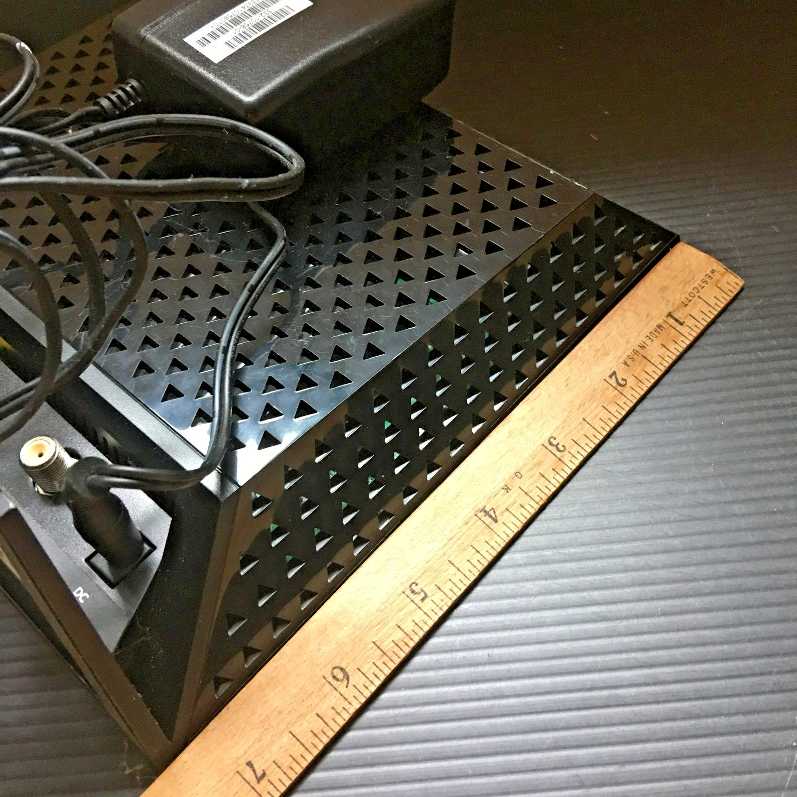 Netgear AC1600 Wifi Cable Modem Router Model: C6250