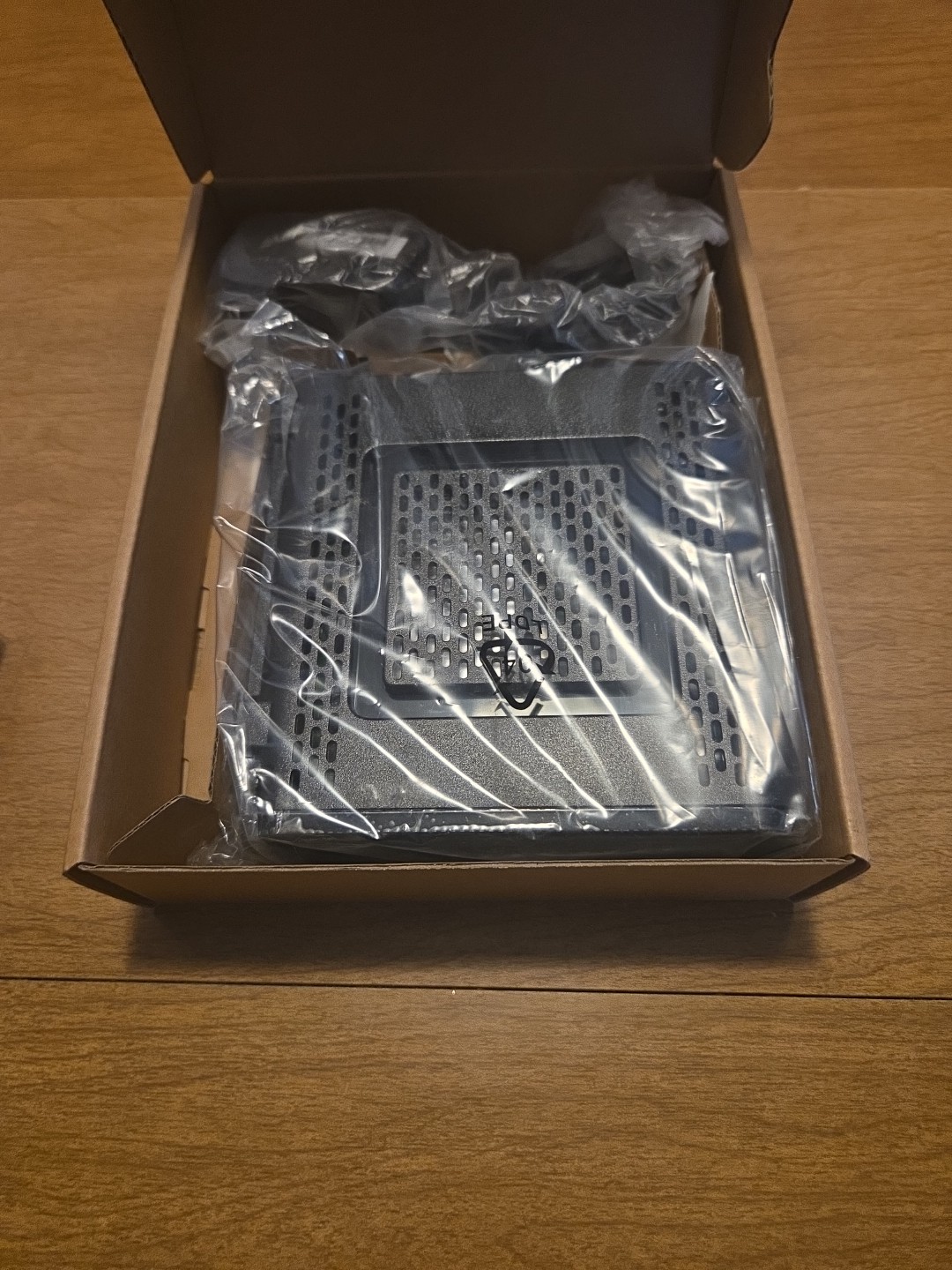 Motorola SB6141 Surfboard Extreme DOCSIS 3.0 Cable Modem, 300 MBPS
