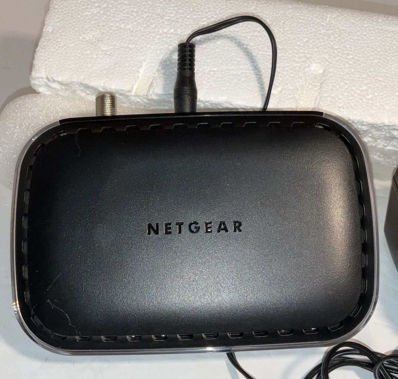 NETGEAR CM400 Cable Modem – Pre-Owned – GC
