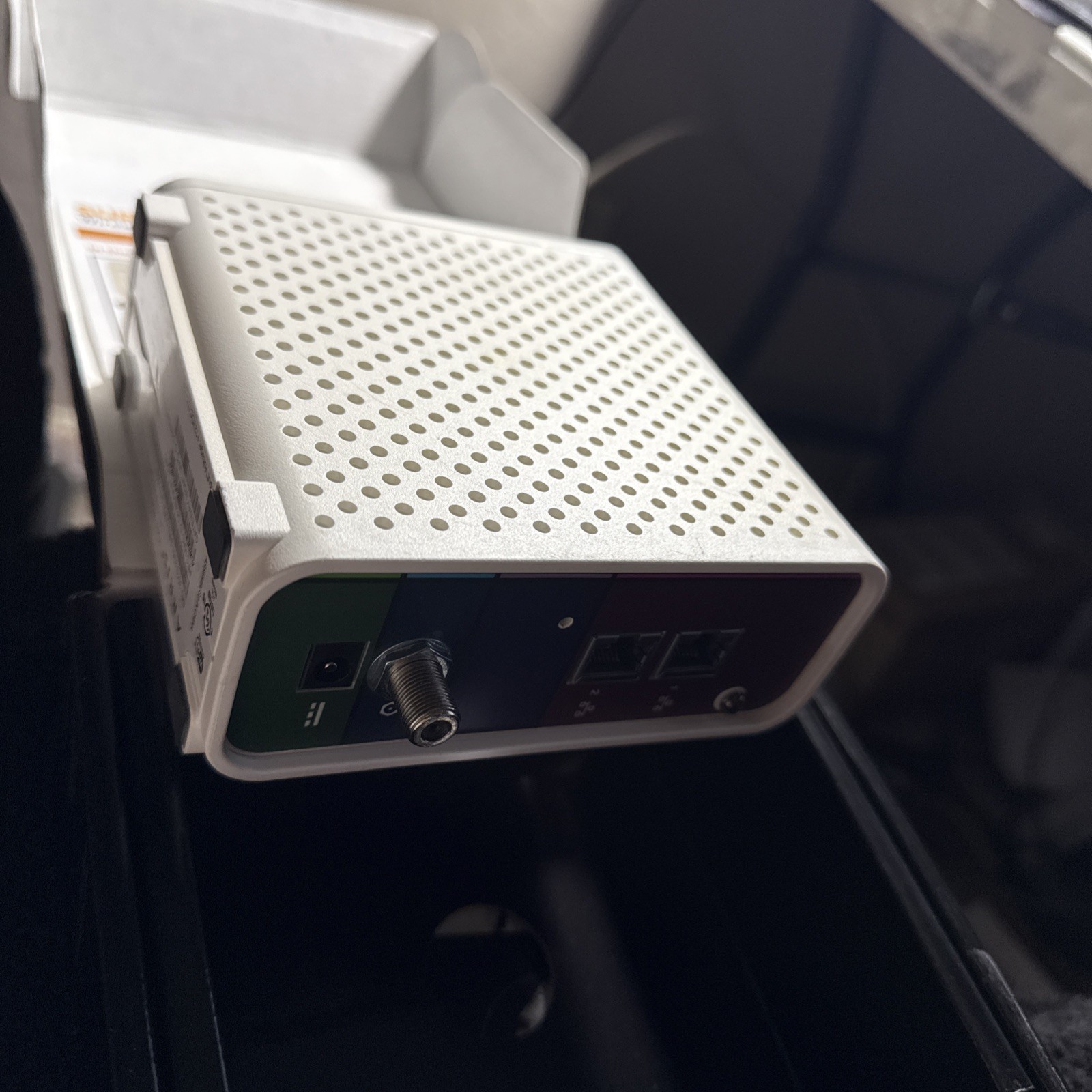 ARRIS SURFboard SBG6700- AC 3.0 Cable Modem & Wi-Fi Router – white