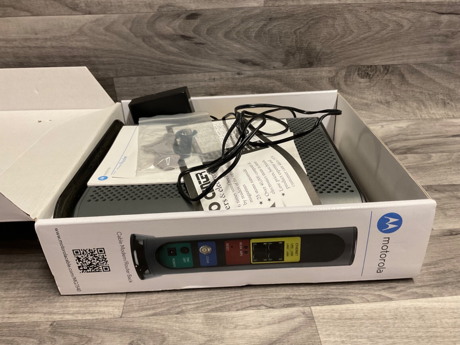 Motorola MG7540 DOCSIS 3.0, 16×4 Cable Modem WIFI Router 2.4G / 5G