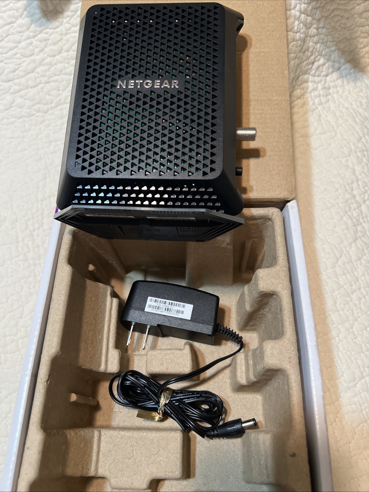 NETGEAR CM700-100NAR High Speed DOCSIS 3.0 Cable Modem No Ethernet Cable