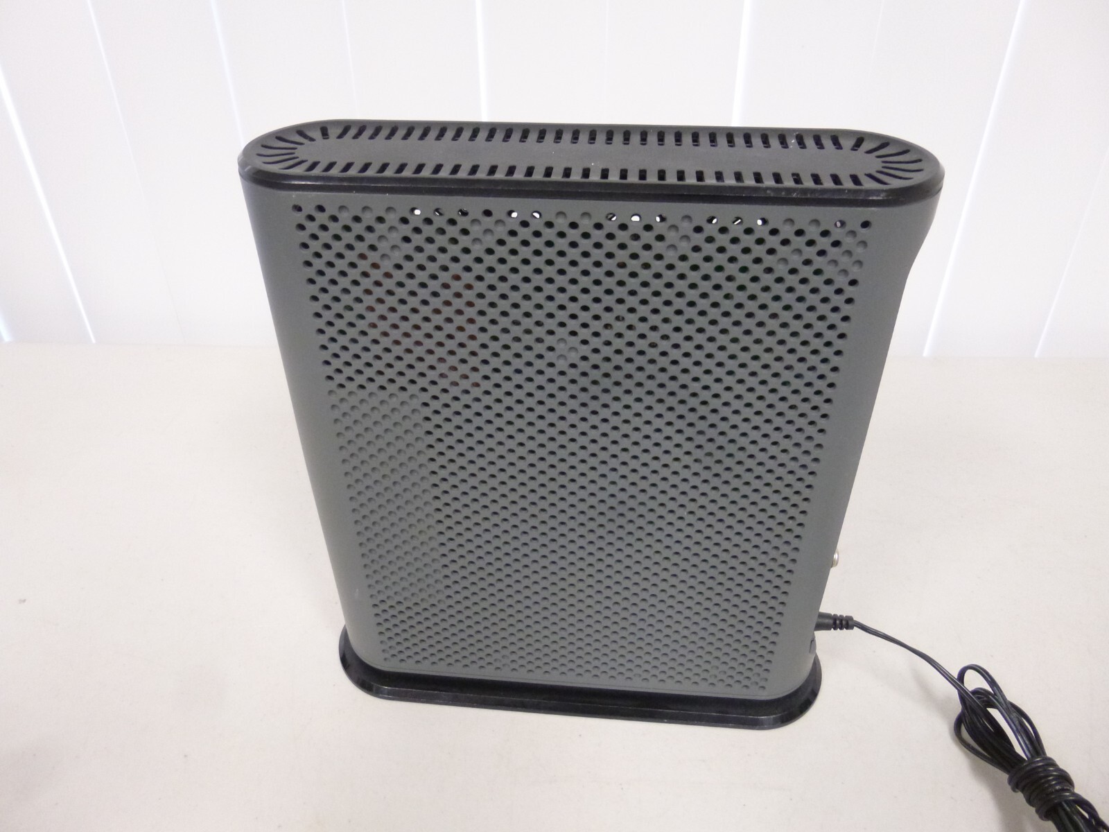 Motorola MG7540 686 Mbps DOCSIS 3.0 16×4 Cable Modem Plus AC1600 WIFI Router