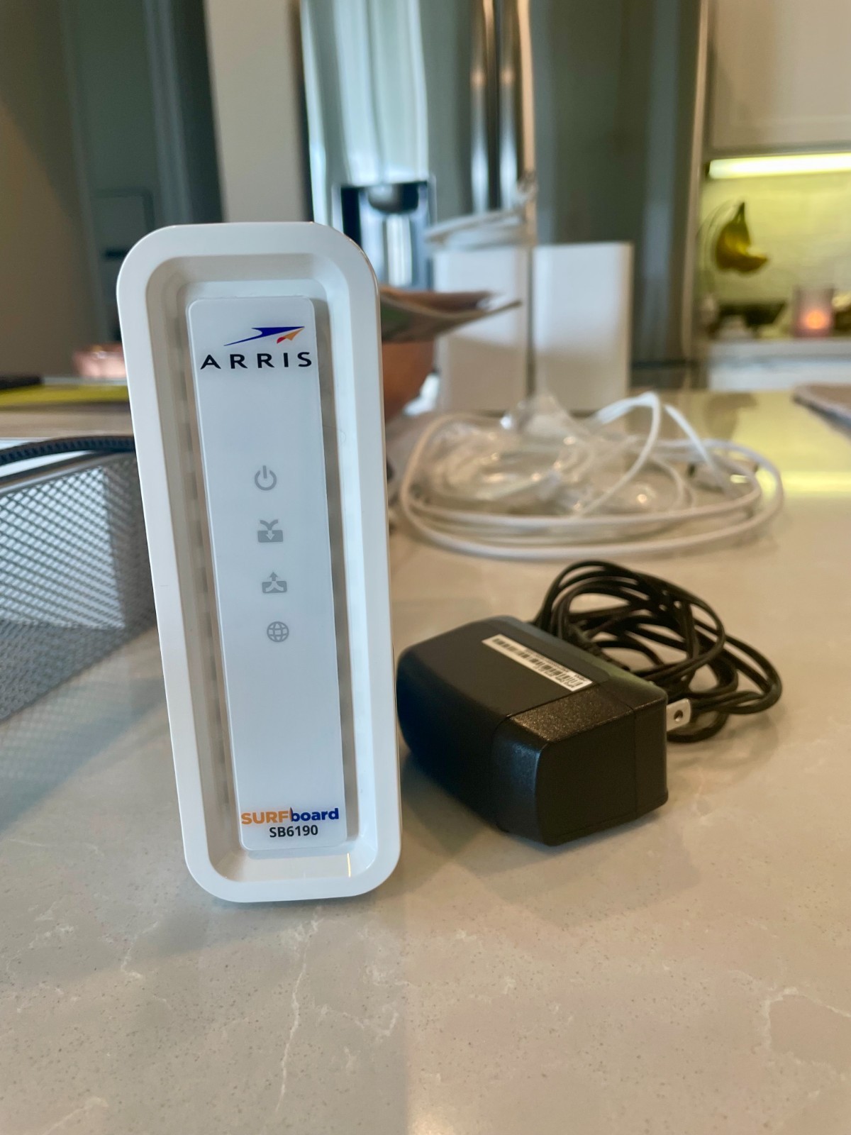 ARRIS SB6183 686 Mbps Cable Modem, White – 59243200300