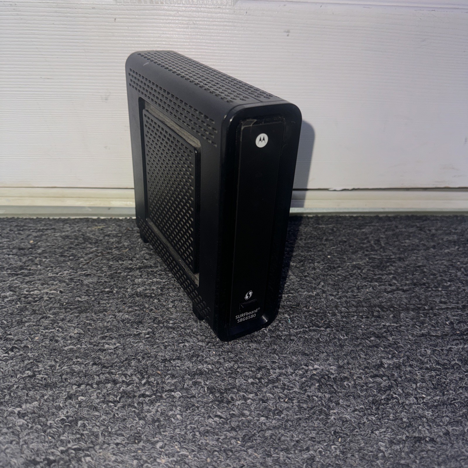 Motorola ARRIS SURFboard SBG6580 Cable Modem + Wi-Fi Router N300 With Power Cord
