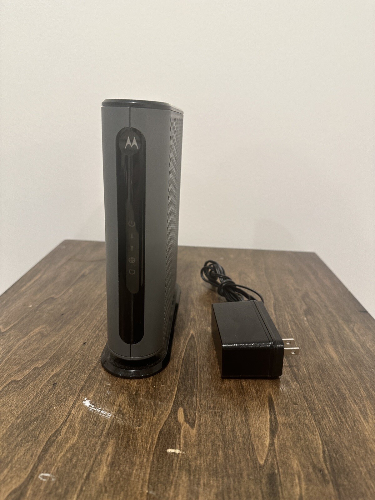 Motorola MB7621 24×8 Cable Modem (1000+ Mbps)
