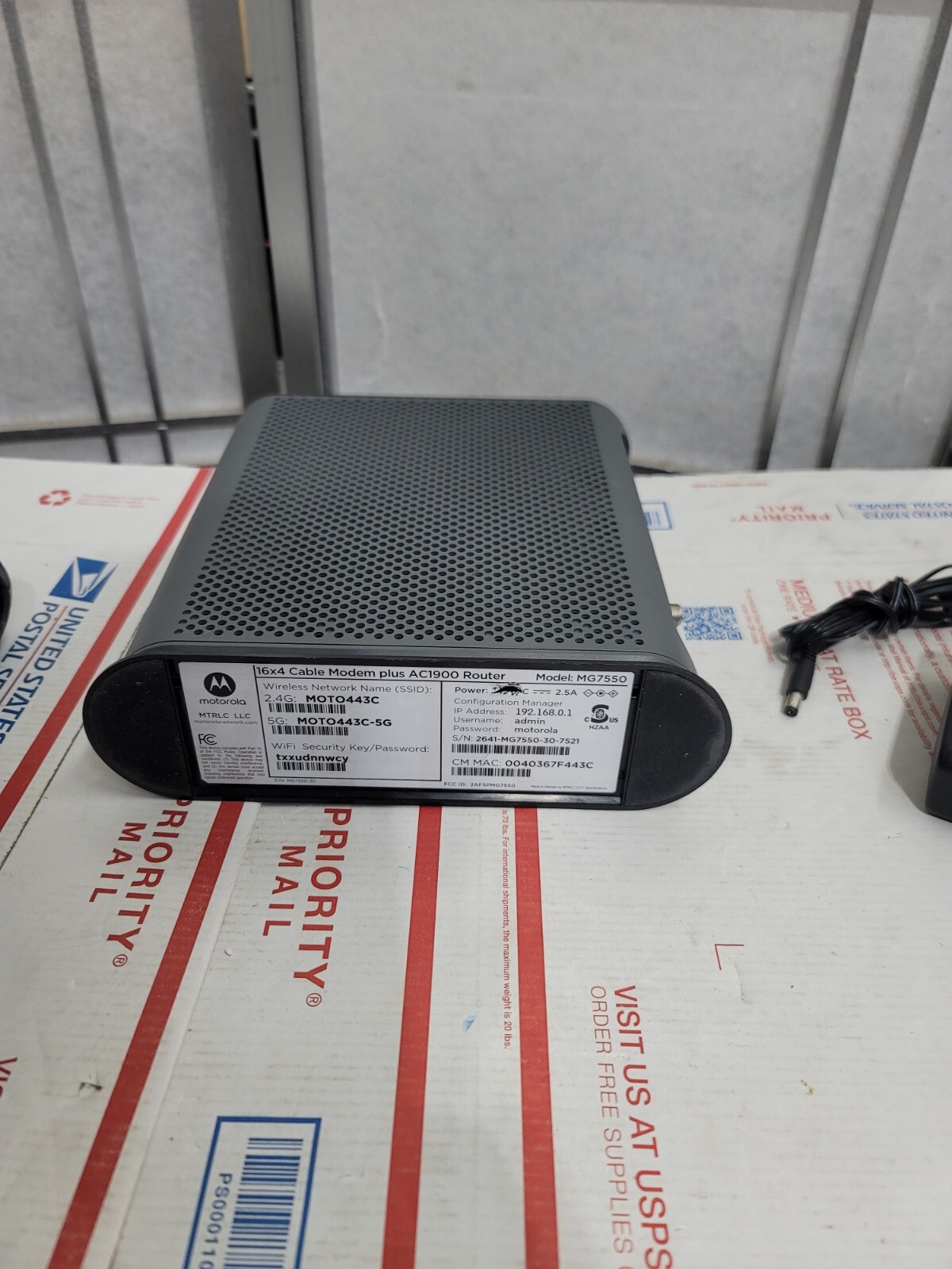 Motorola MG7550 16×4 Cable Modem Plus AC1900 Wi-Fi Router 2.4G/5G MINT FAST SHIP