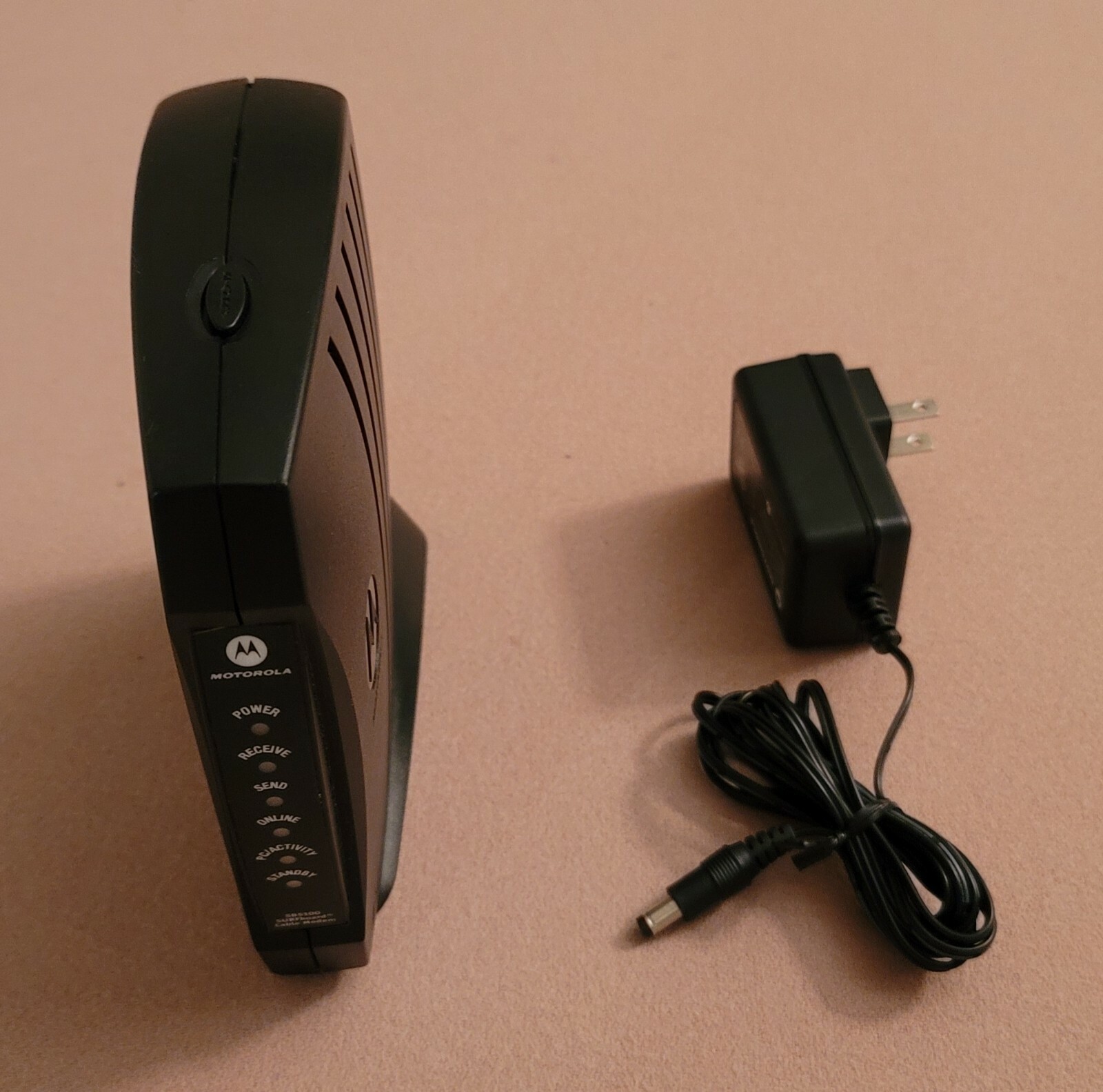 MOTOROLA Surfboard Cable Modem Model SB5100