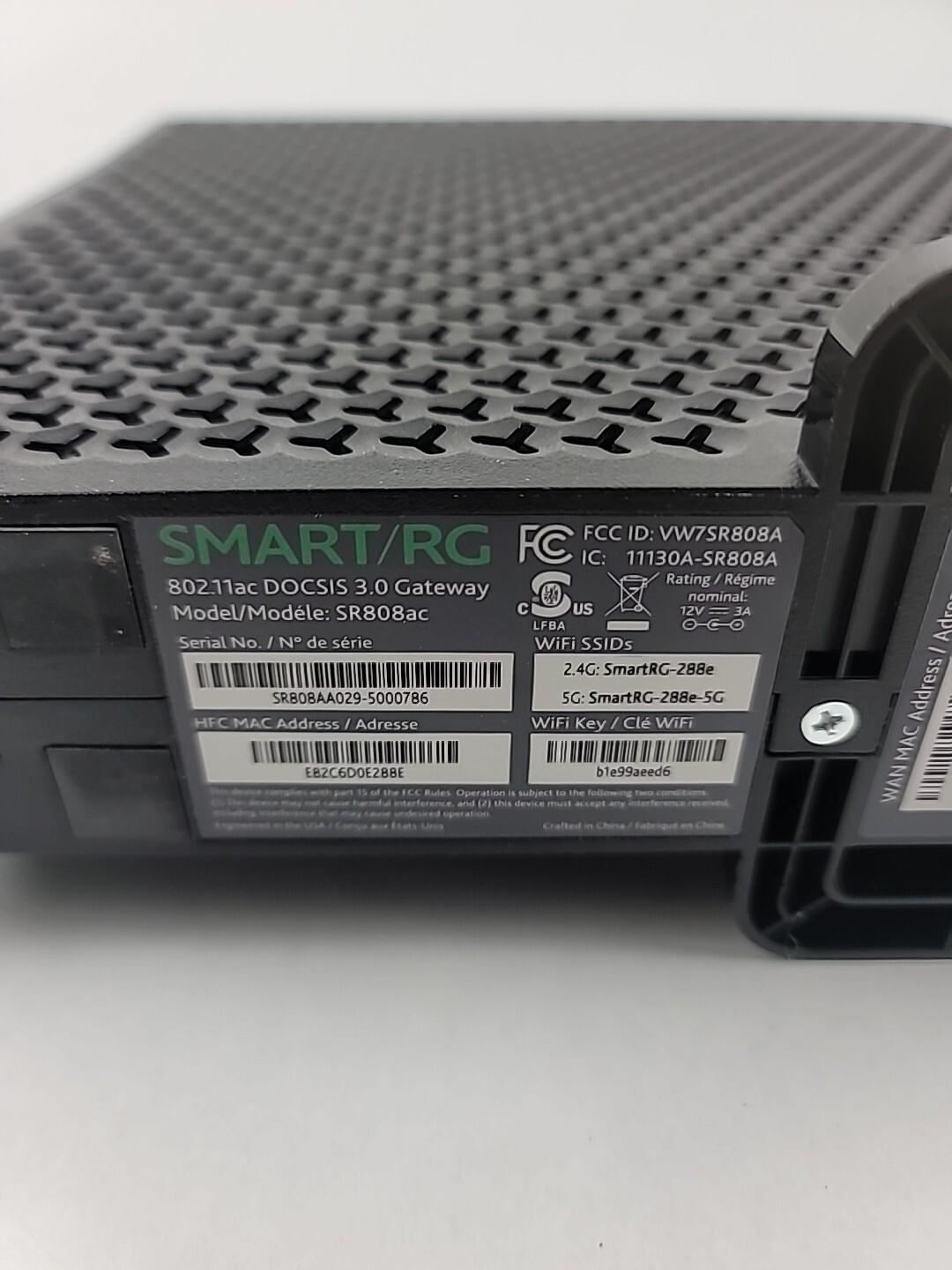 Smart RG SR808ac 802.11ac DOCSIS 3.0 Gateway Modem/Router Read