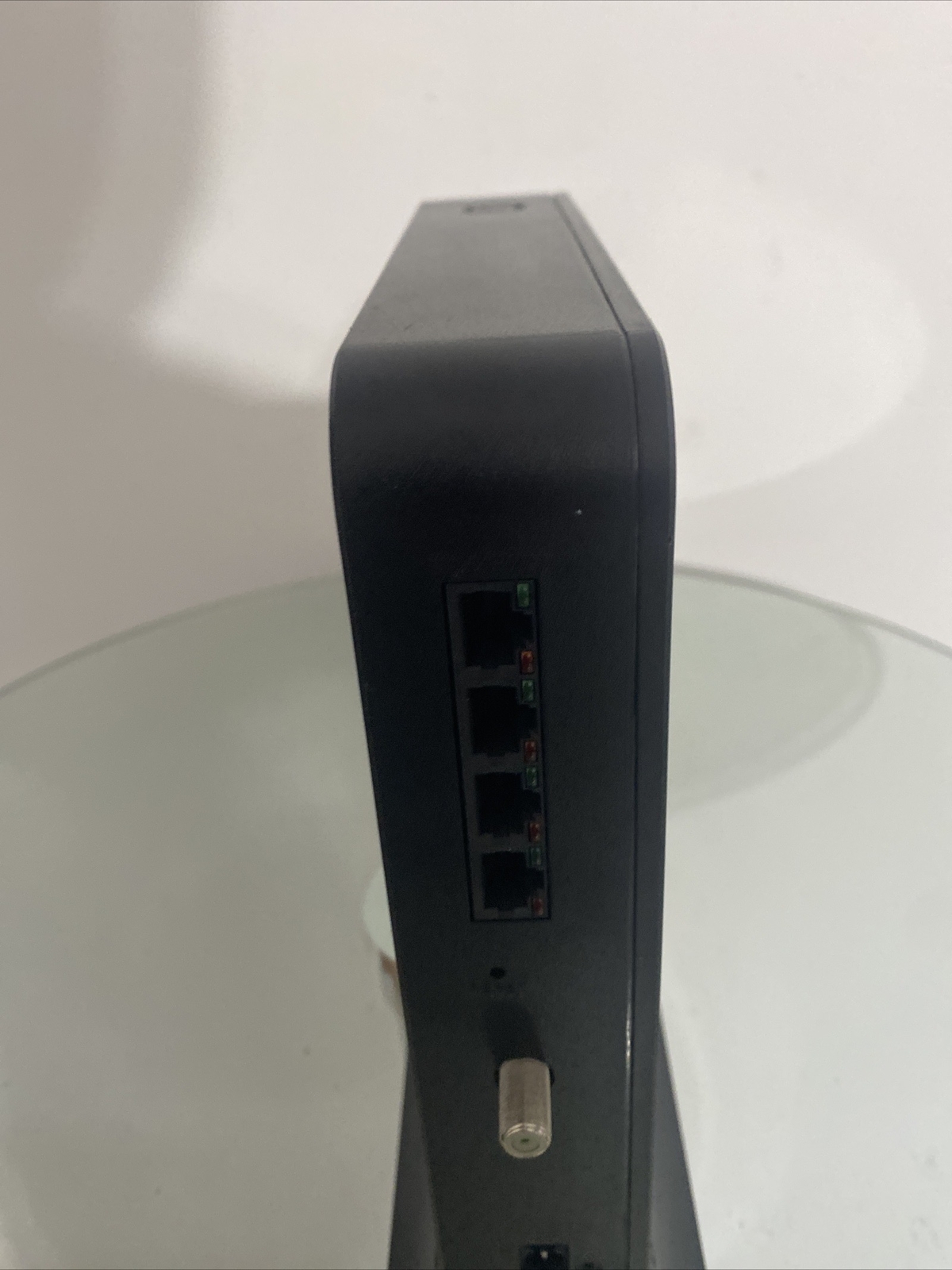 Ubee DDW36C Wireless Cable Modem Router – Black – Free Shipping