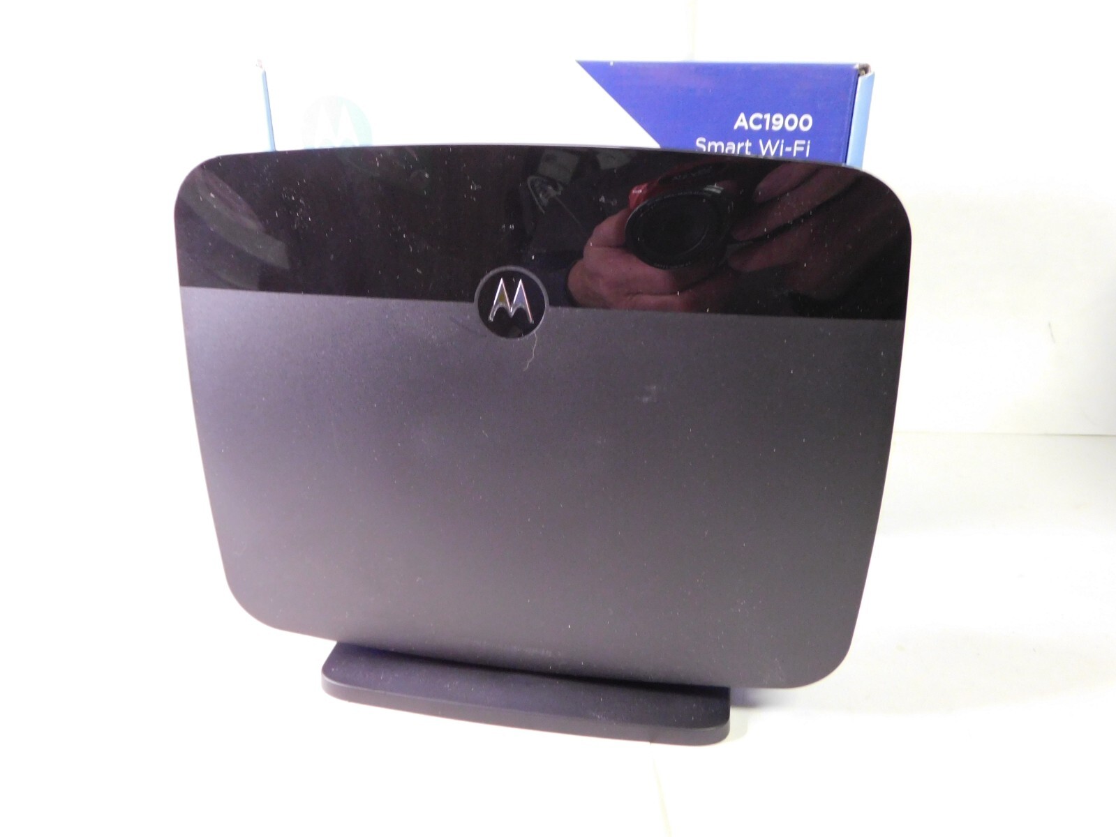 Motorola MR1900 Wireless Gigabit Home AC1900 Smart Wi-Fi Router