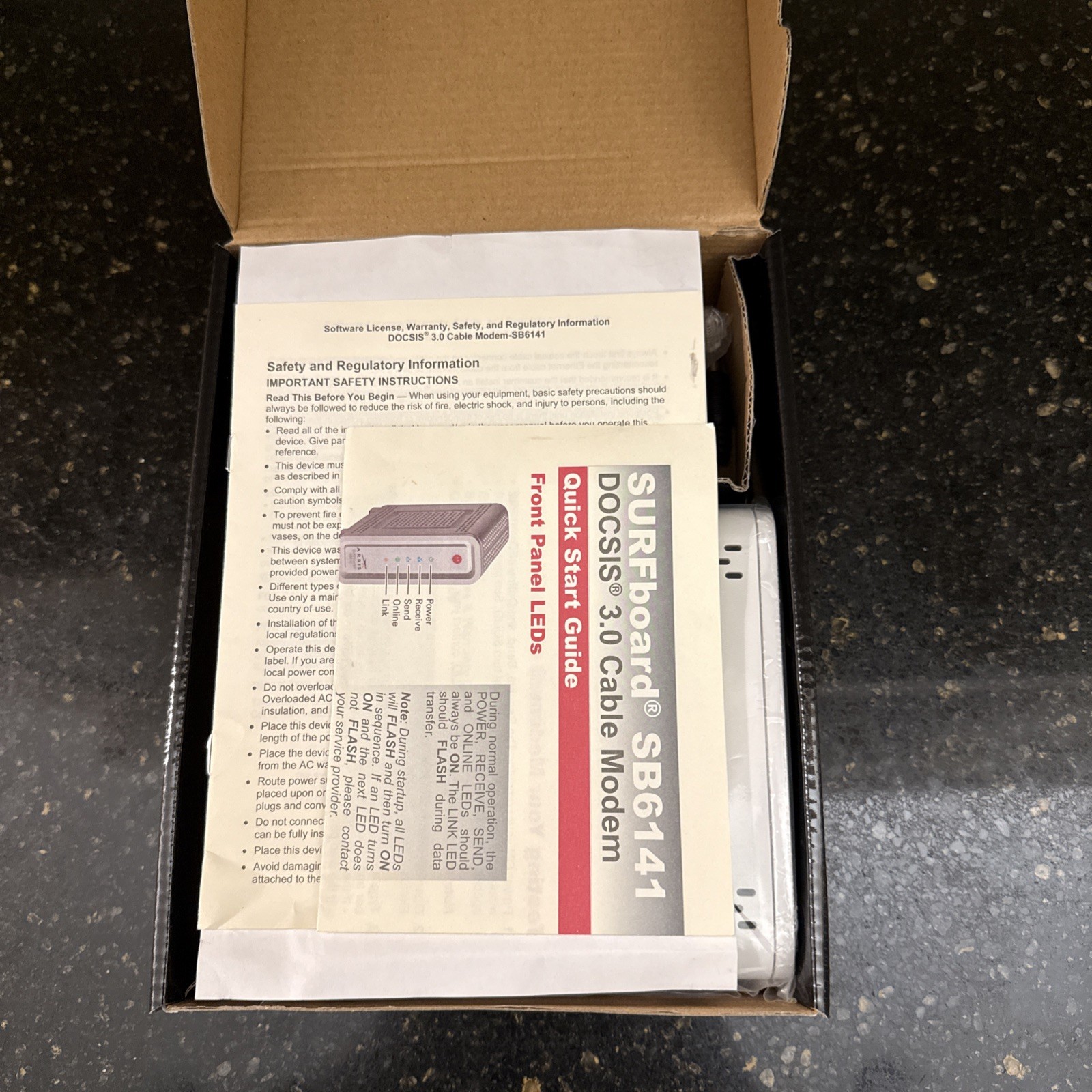 ARRIS / Motorola SurfBoard SB6141 DOCSIS 3.0 Cable Modem – White New Open Box