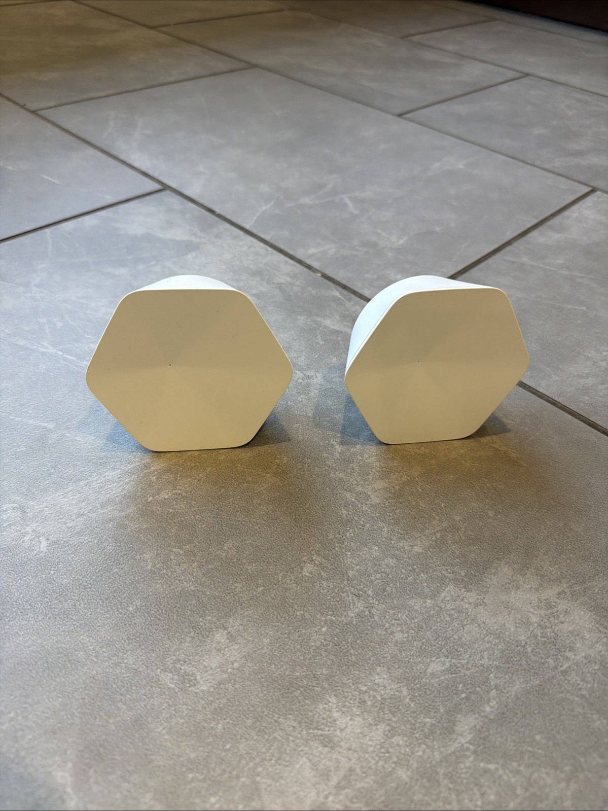 2 Xfinity Signal Extender Booster Pod Model XE1-S Used Excellent Condition