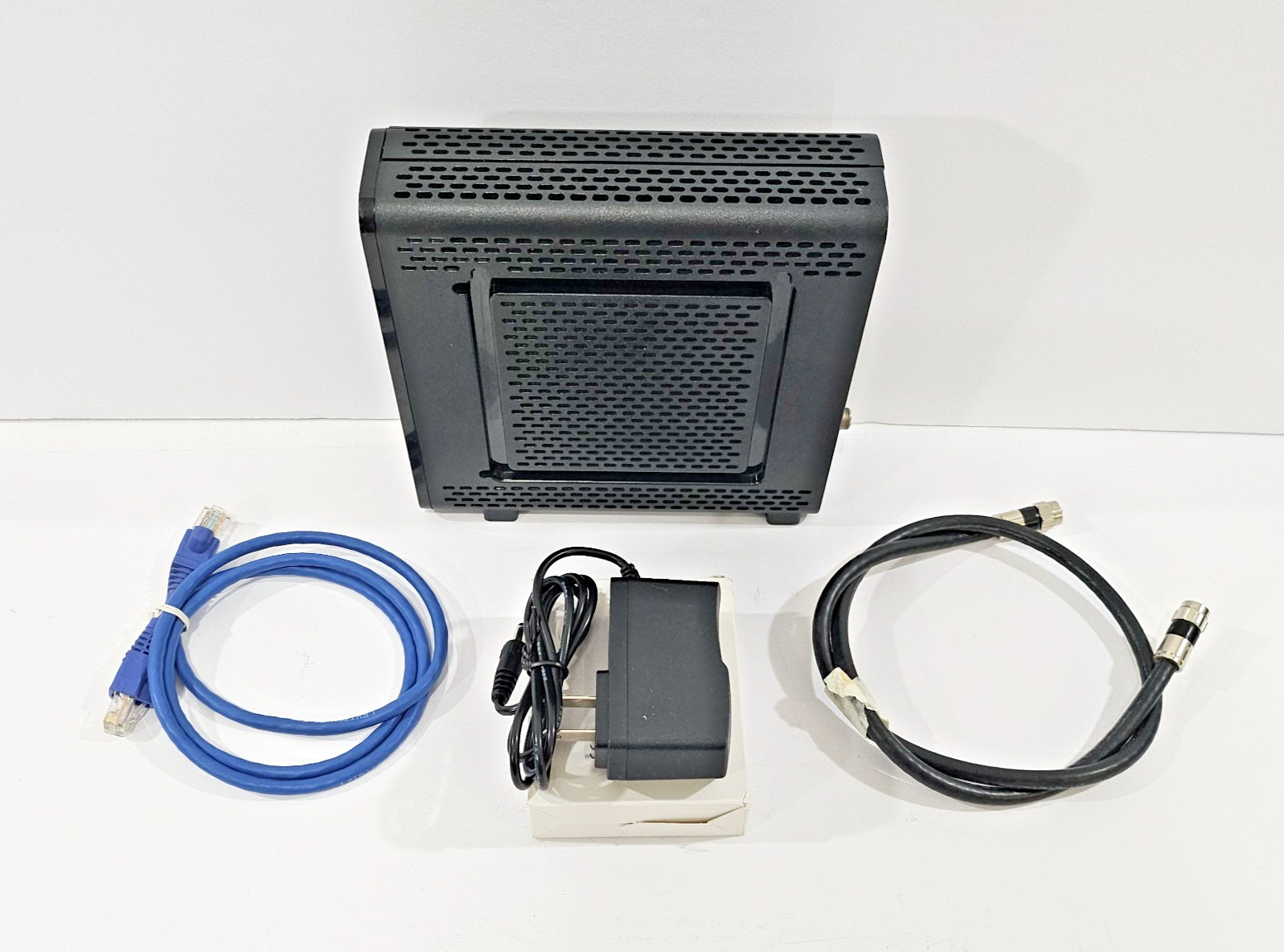 ARRIS SURFboard SBG 6580-G228 Cable Modem, Wi-Fi Router w/ cables and power cord