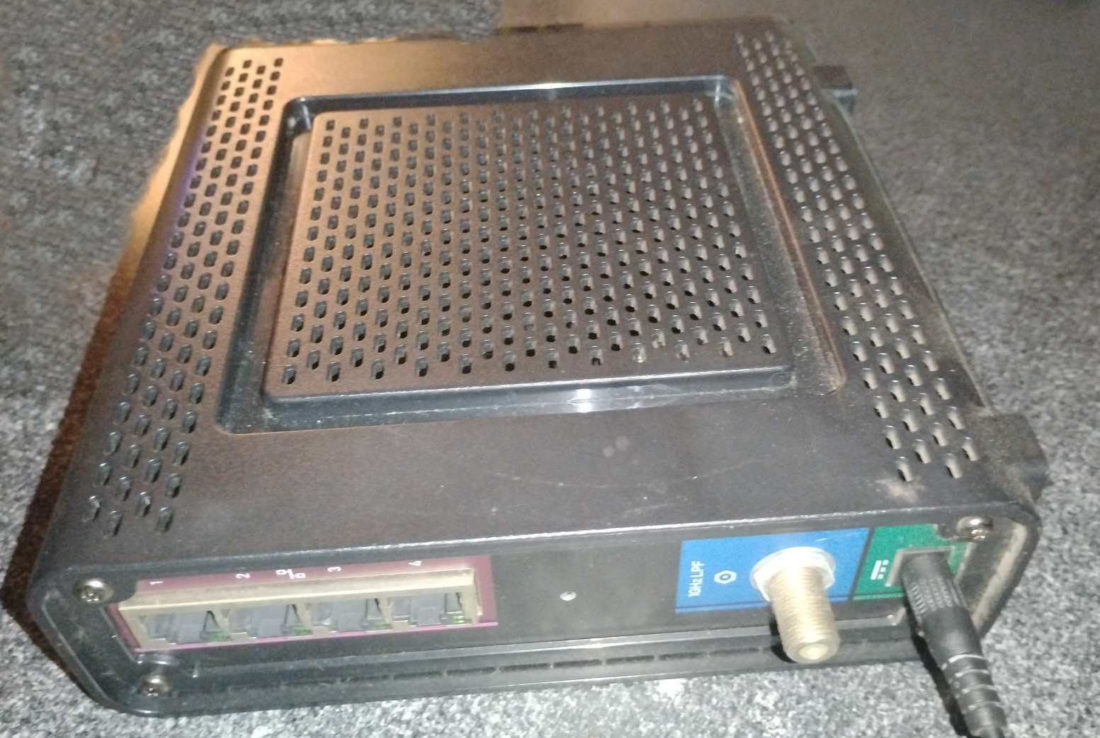 Motorola Surfboard SBG6580 Cable Modem Router With Power Adapter USED