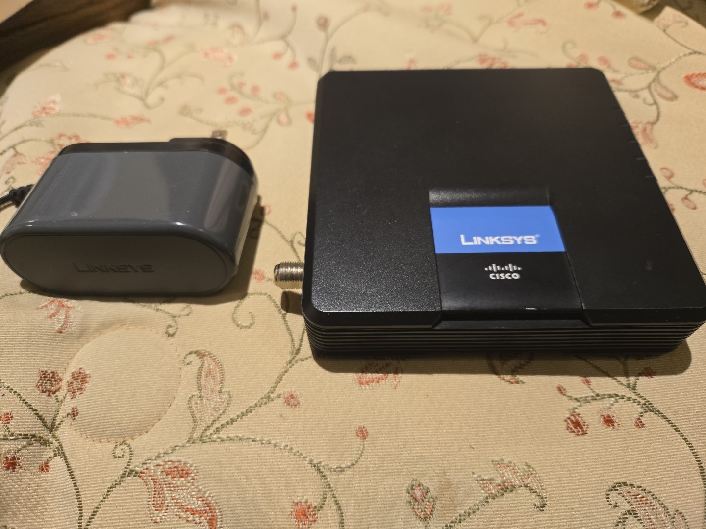 Cisco Linksys CM100 Cable Modem USB and Ethernet
