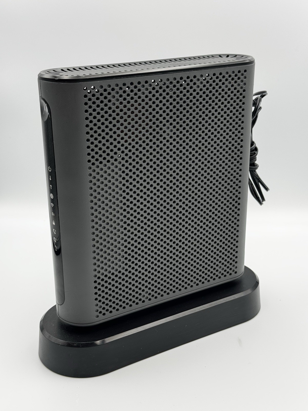 Motorola 24×8 Cable Modem + AC1900 WiFi Router + 2 Phone Line for XfinityMT7711.