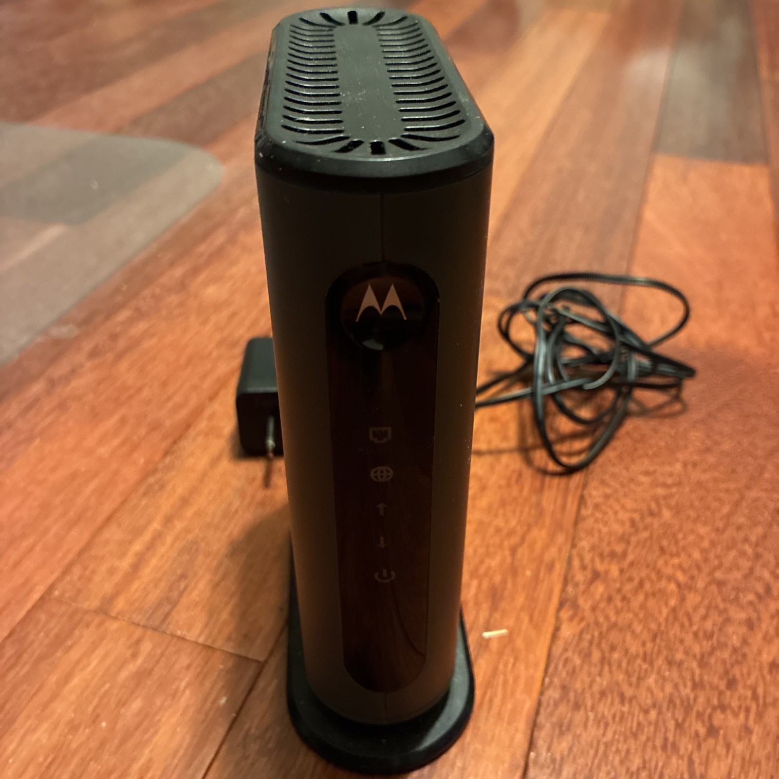 Motorola 8×4 Cable Modem Model MB7220 DOCSIS 3.0 – Works Great!