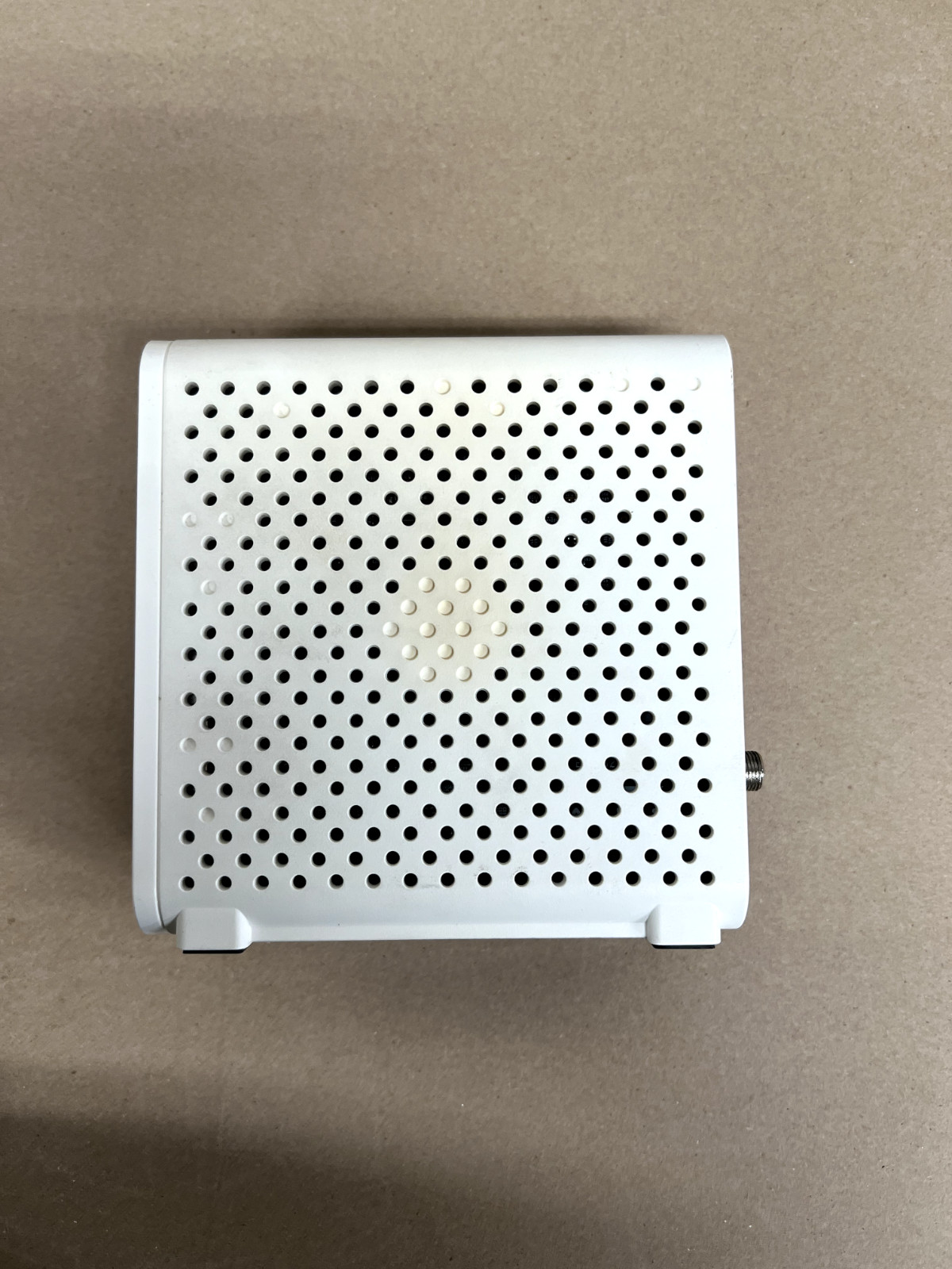 ARRIS SB6183 686 Mbps Cable Modem, White 592431-003