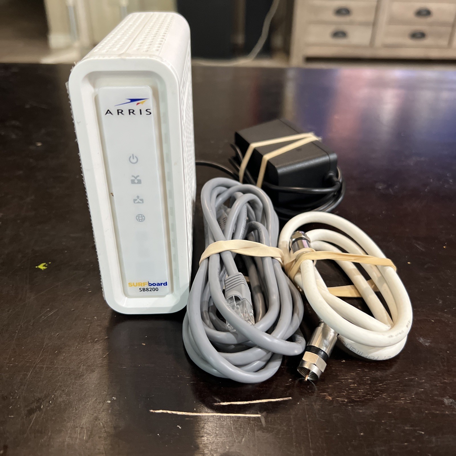 ARRIS SURFboard SB8200 DOCSIS 3.1 10 Gbps Cable Modem