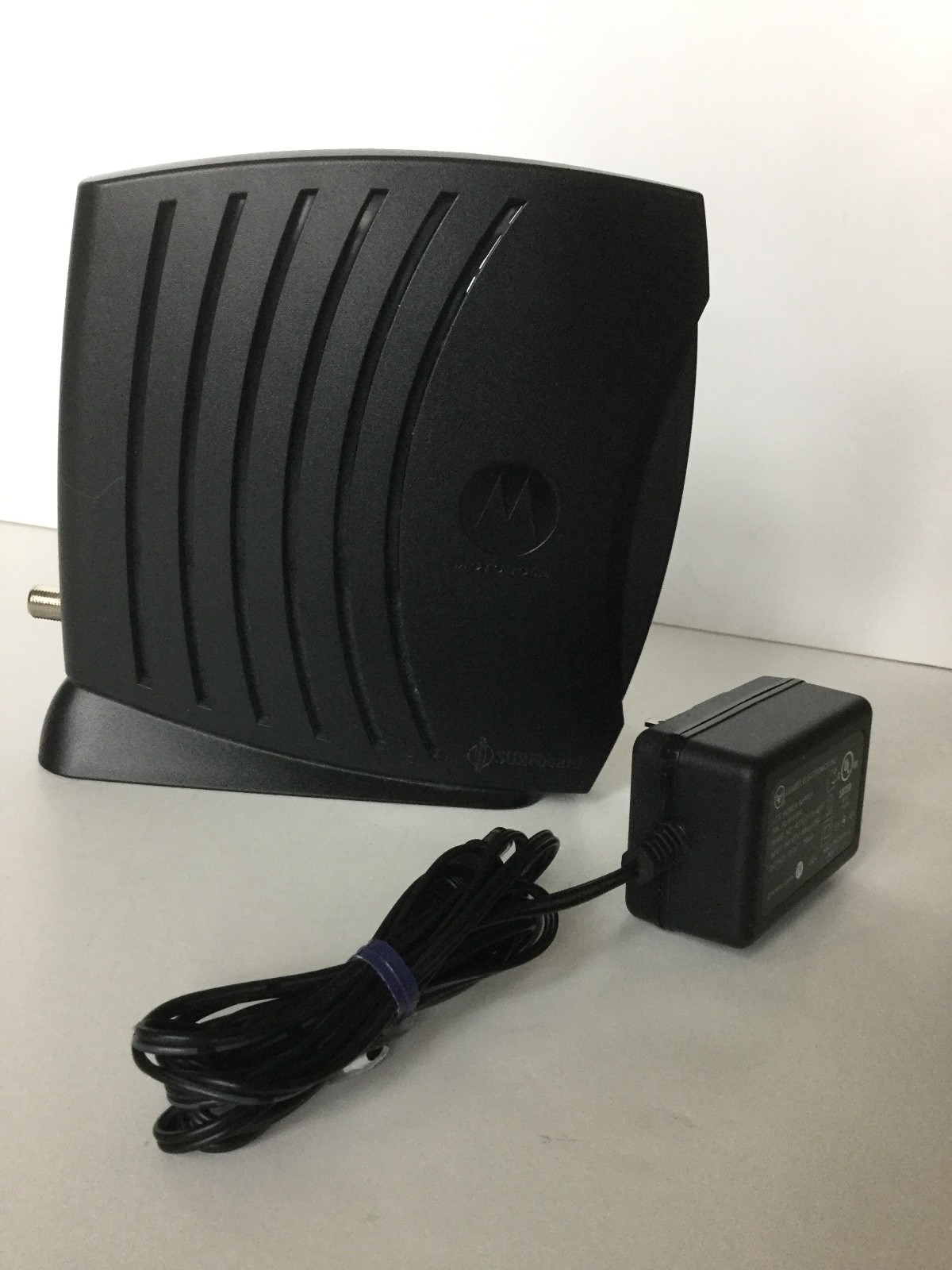 Motorola SB5101U SURFBoard Cable Modem with AC Adapter EUC