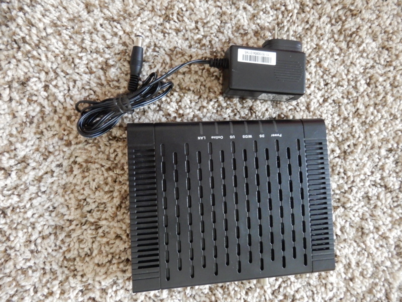 D-Link DCM-301 DOS3.0 348.16 Mbps Cable Modem with AC Adapter