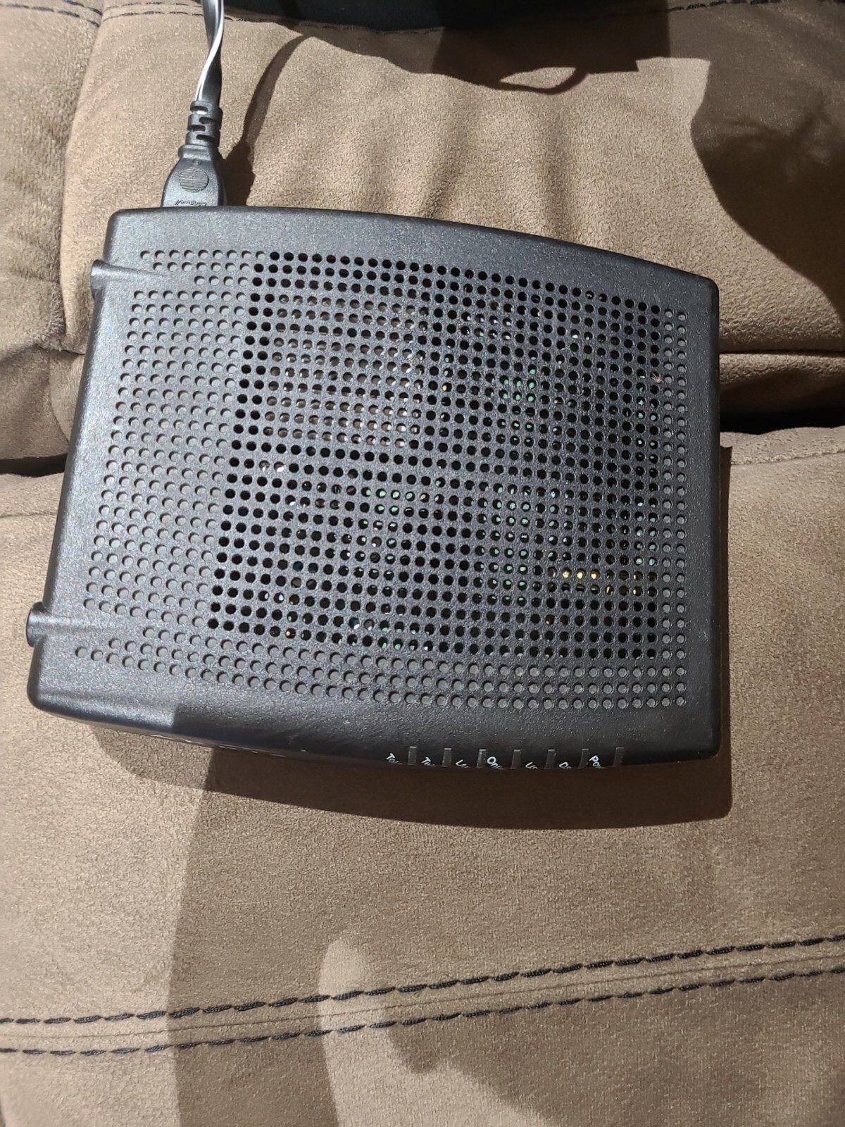 ARRIS TM822 Touchstone DOCSIS 3.0 8×4 Ultra-High Speed Modem – Black