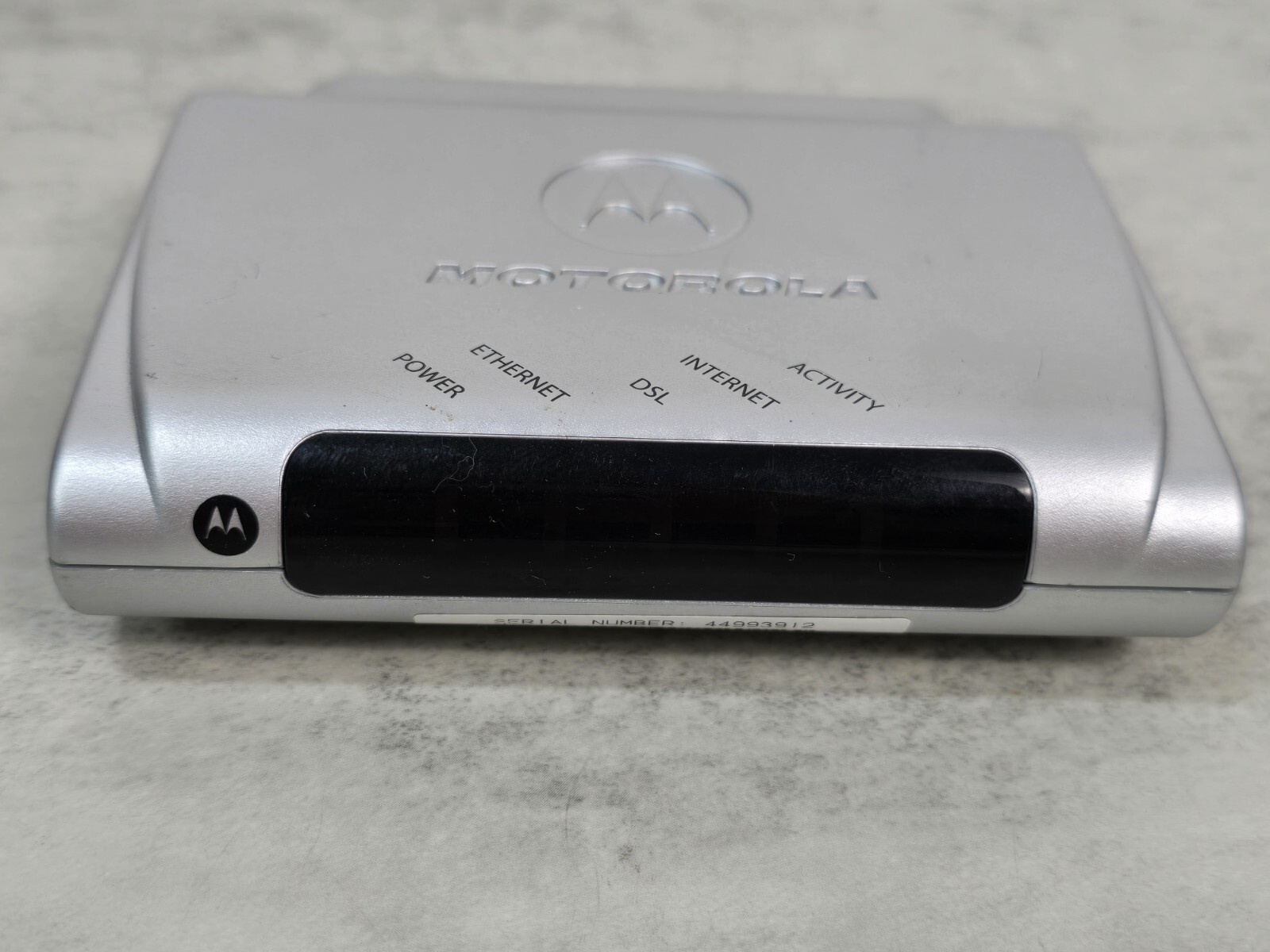 Motorola Modem 12VDC E141744 Router NO Power Cord Silver Internet UNTESTED