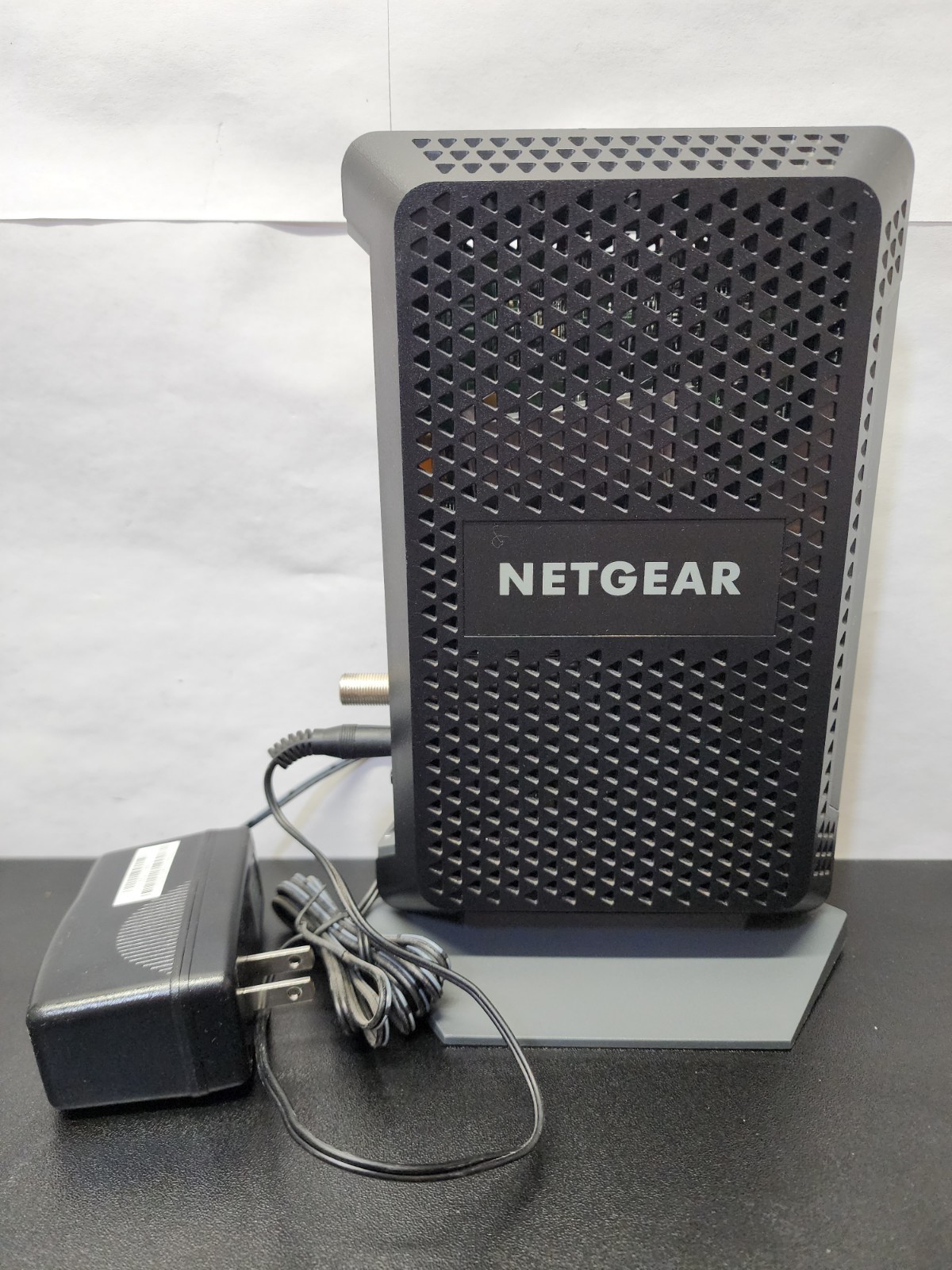 NETGEAR CM600 960Mbps DOCSIS 3.0 Cable Modem w/ Power Supply & Cable