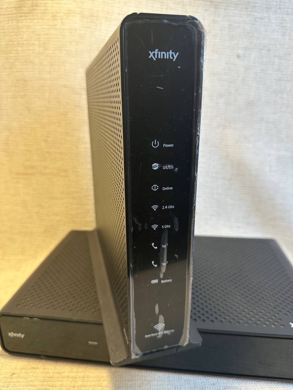 Xfinity Comcast Cable Modem ARRIS TG1682G TV Box XR11 Remotes Lot 015/2 181