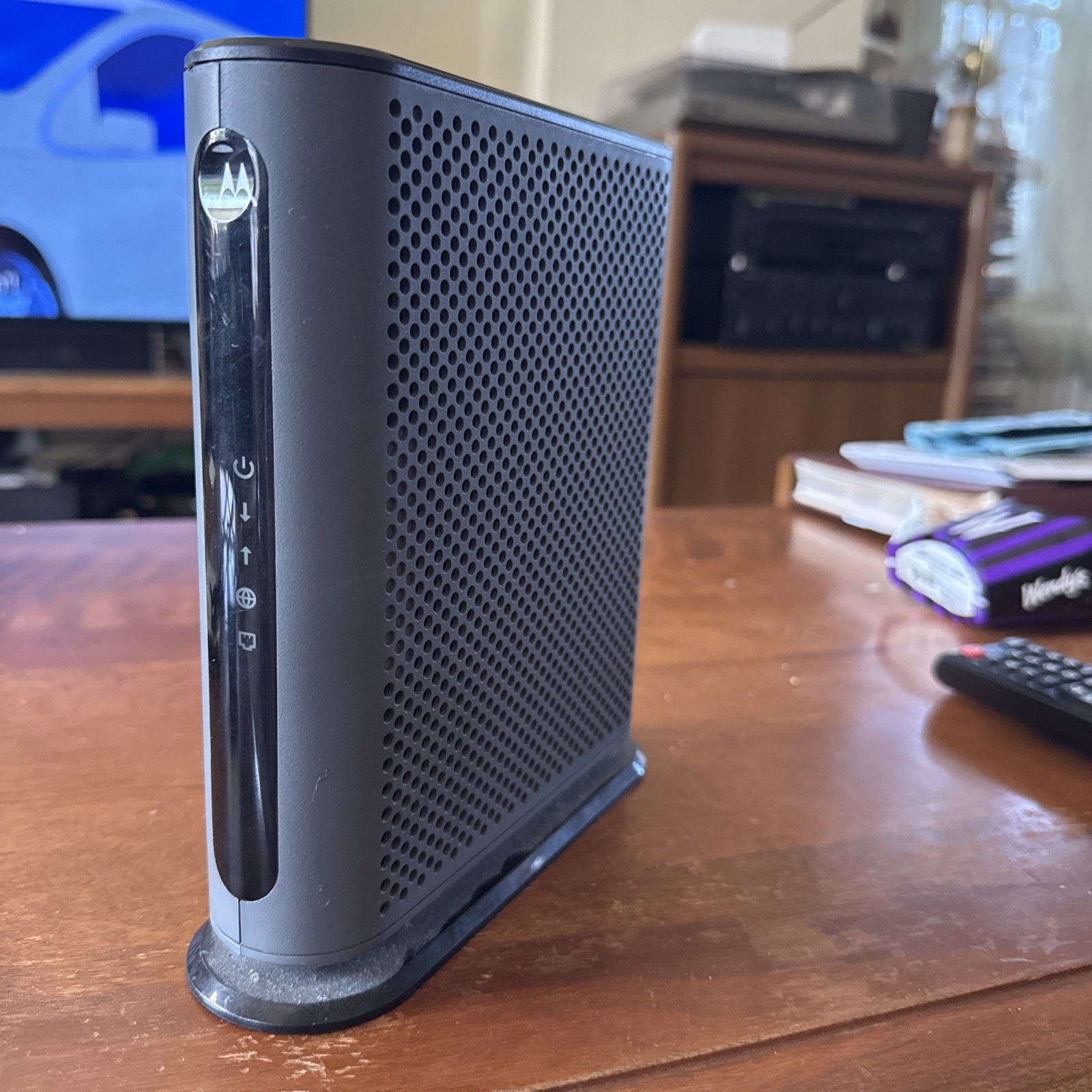 Motorola MB8611 DOCSIS 3.1 Multi-Gig Cable Modem 2.5 Gbps 2500 Mbps Max