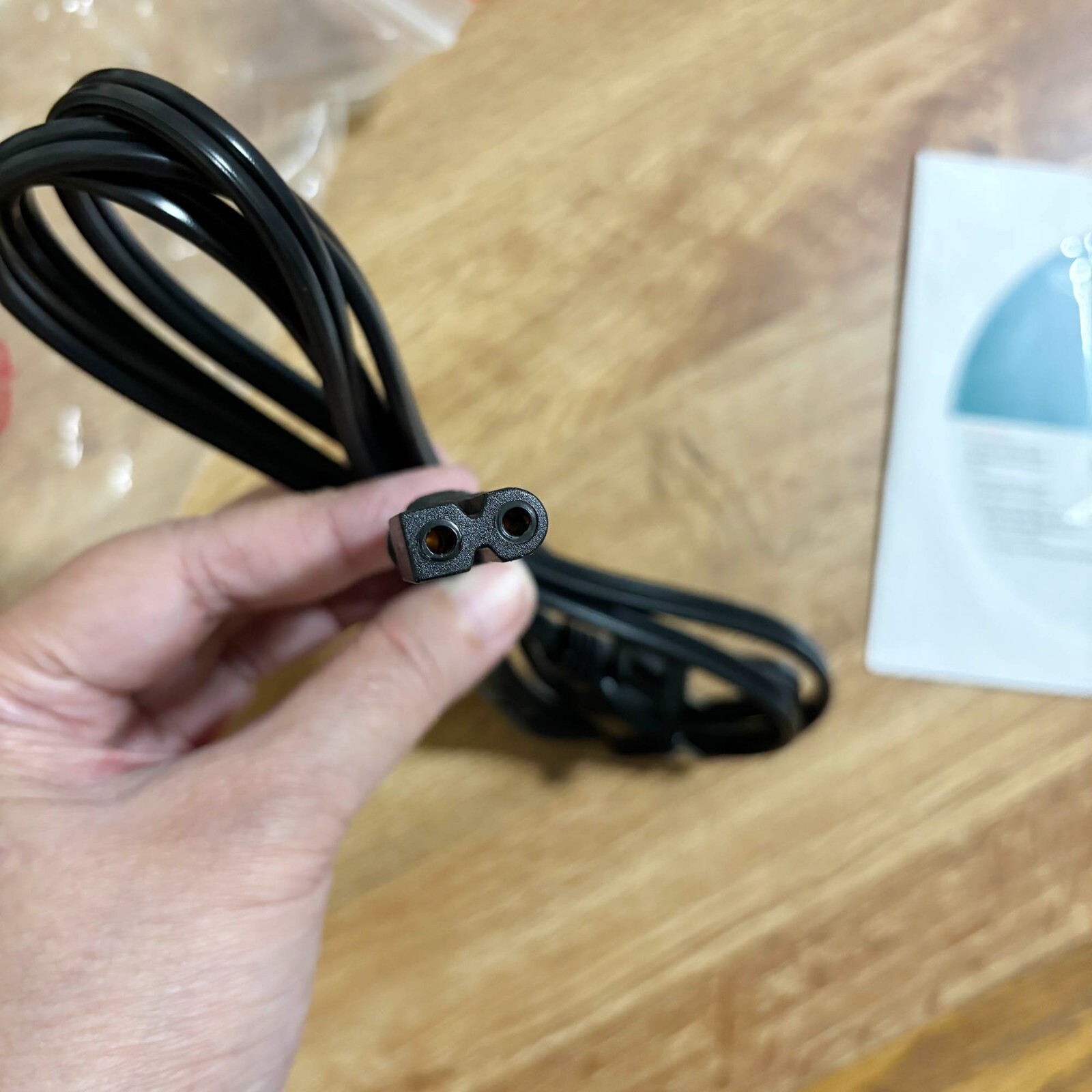 CISCO DPQ3212 Cable Modem Power Cord and User’s Guide CD 2012