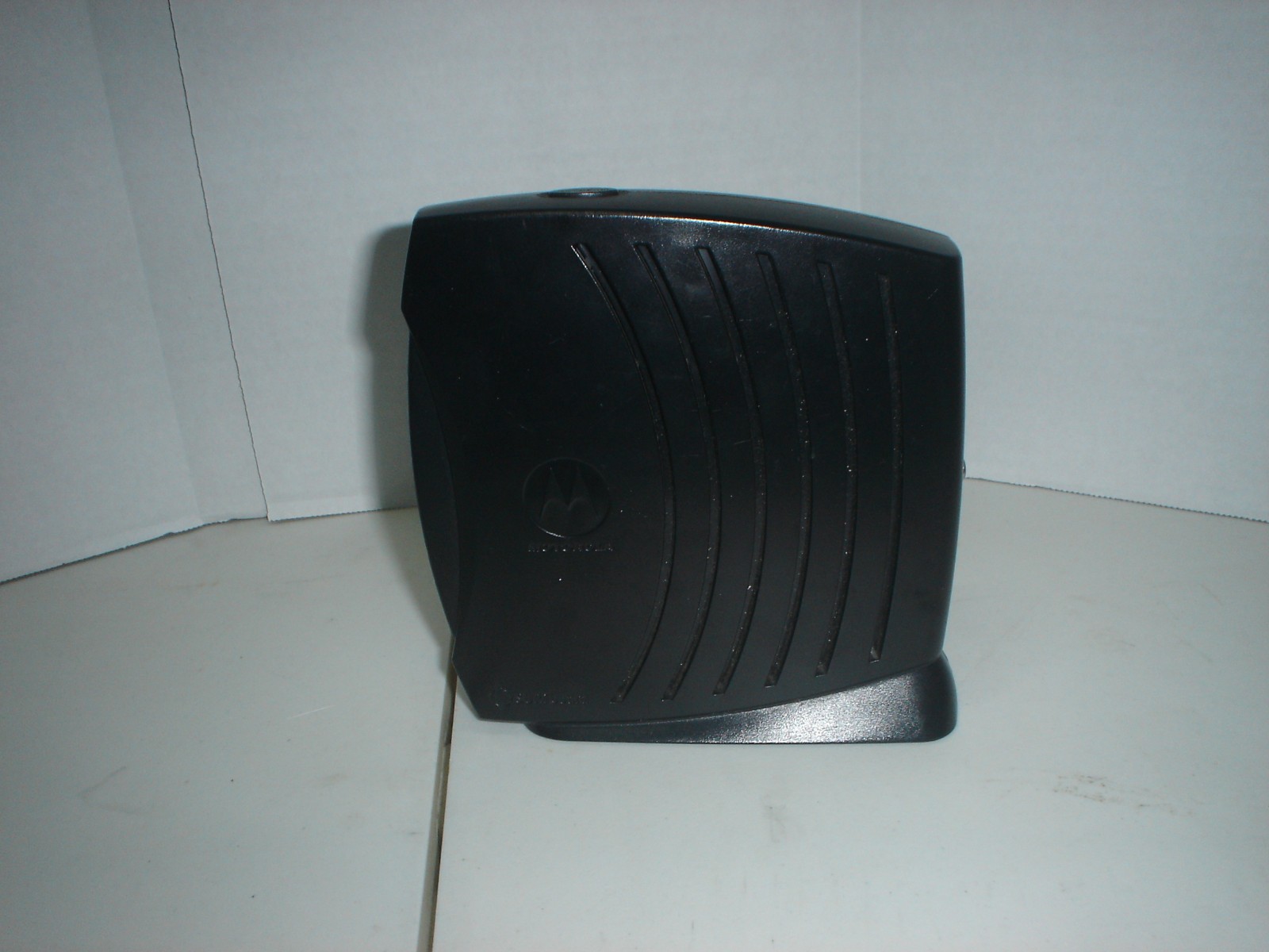Motorola SURFboard SB5100 (501209-001-00) 38.91 Mbps – Untested