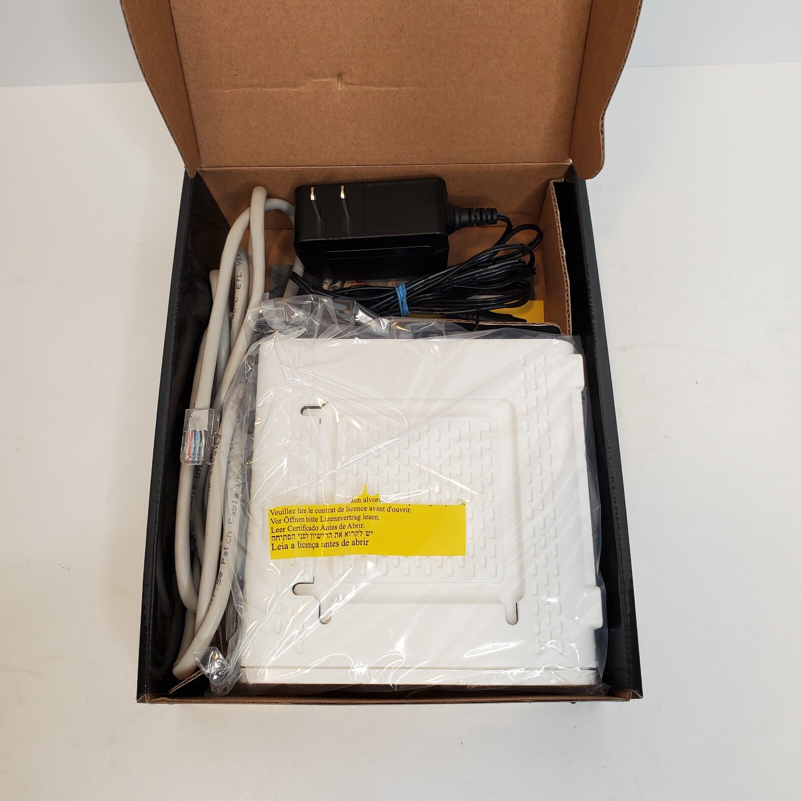 ARRIS Cable Modem Surfboard SB6141 DOCSIS 3.0 8 Download 4 Upload White