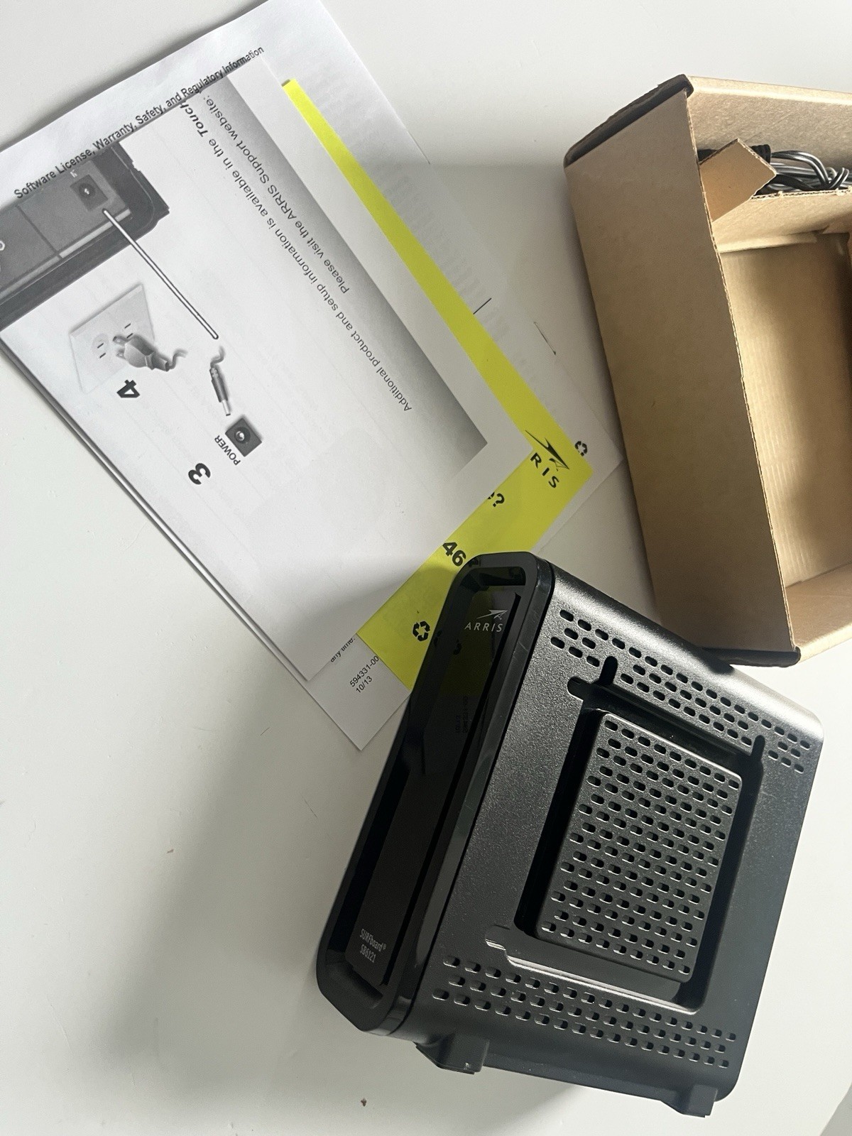 Arris SURFboard SB6121 DOCSIS 3.0 Cable Modem with charging cable included
