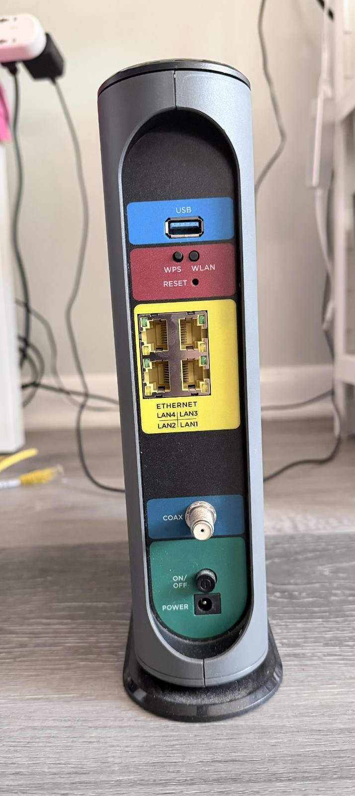 Motorola MG8702 DOCSIS 3.1 Cable Modem with Gigabit Router combo