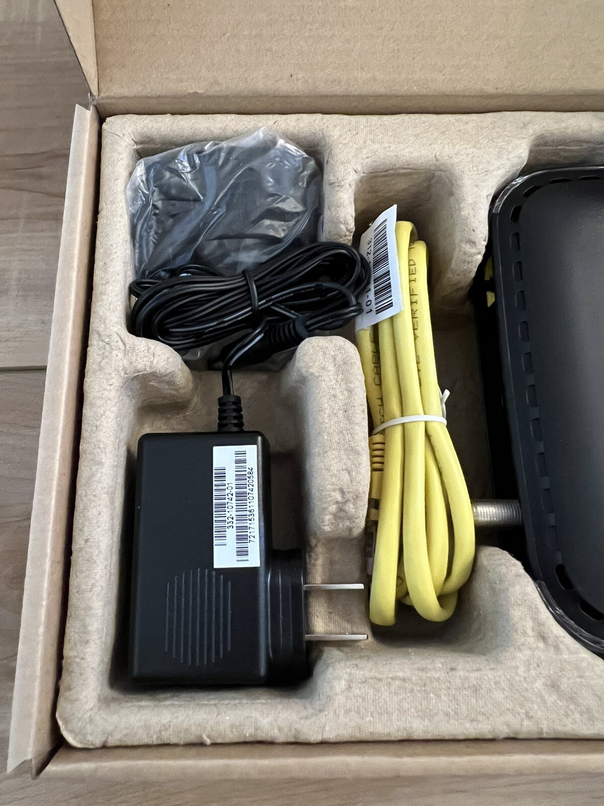 NEW NETGEAR CM400-1AZNAS 100 Mbps Modem high Speed DOSCSIS 3.0