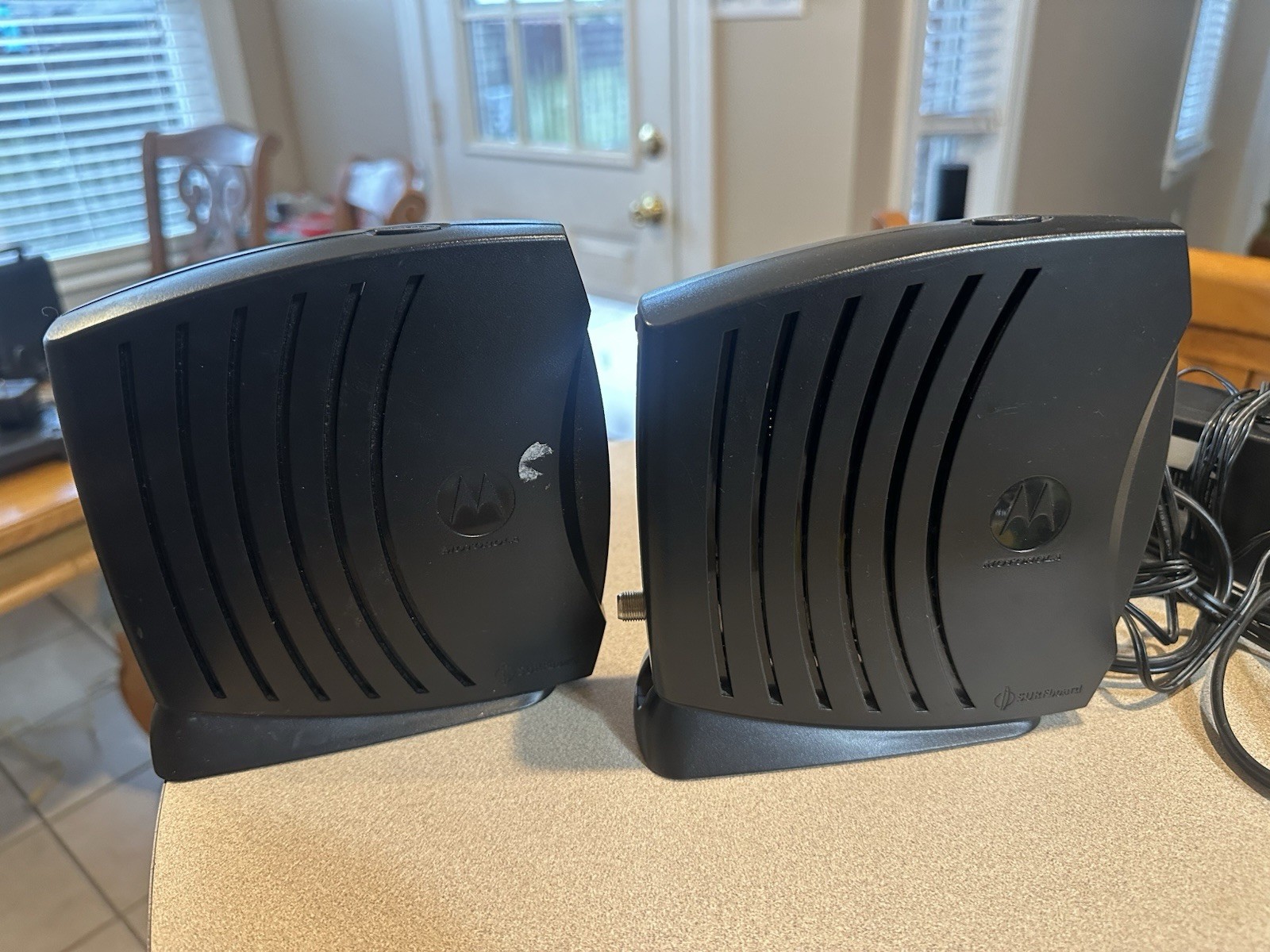 2 x Motorola SURFboard Cable Modems Router SB5100 & SB5120 With Power Adapters