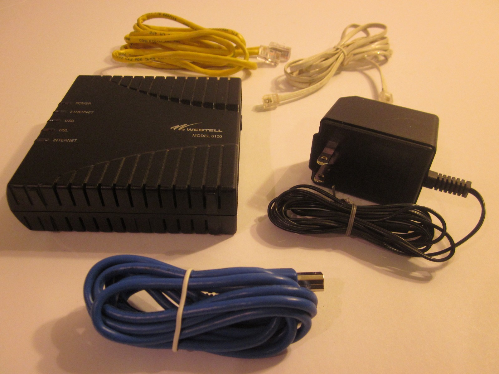 Westell 6100 DSL Modem Router C90-610015-06 Rev E w/ Cables