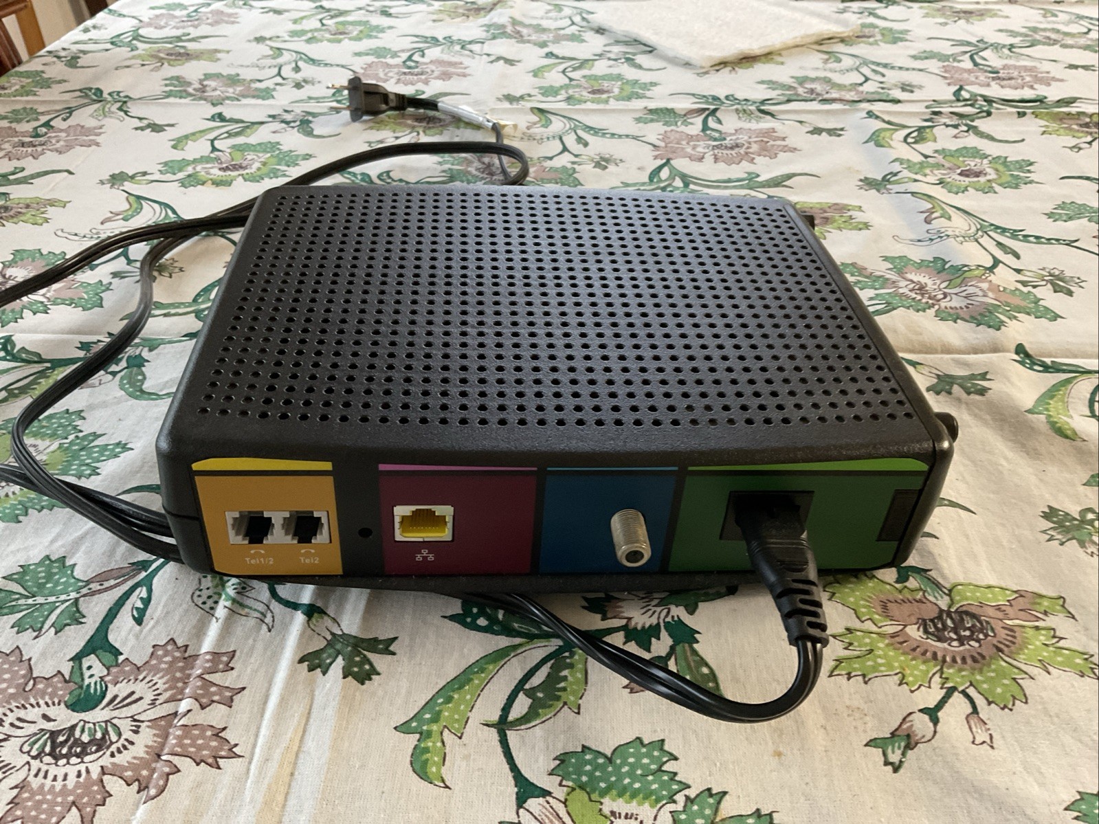ARRIS TM822R Internet &amp Voice DOCSIS 3.0 Modem